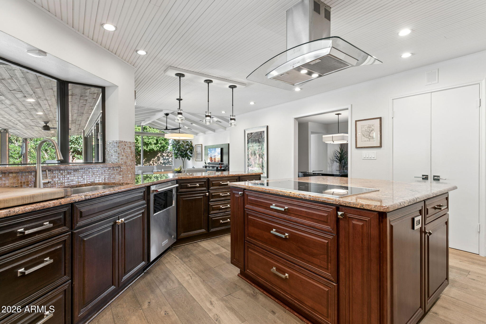 2140 E SOLANO Drive