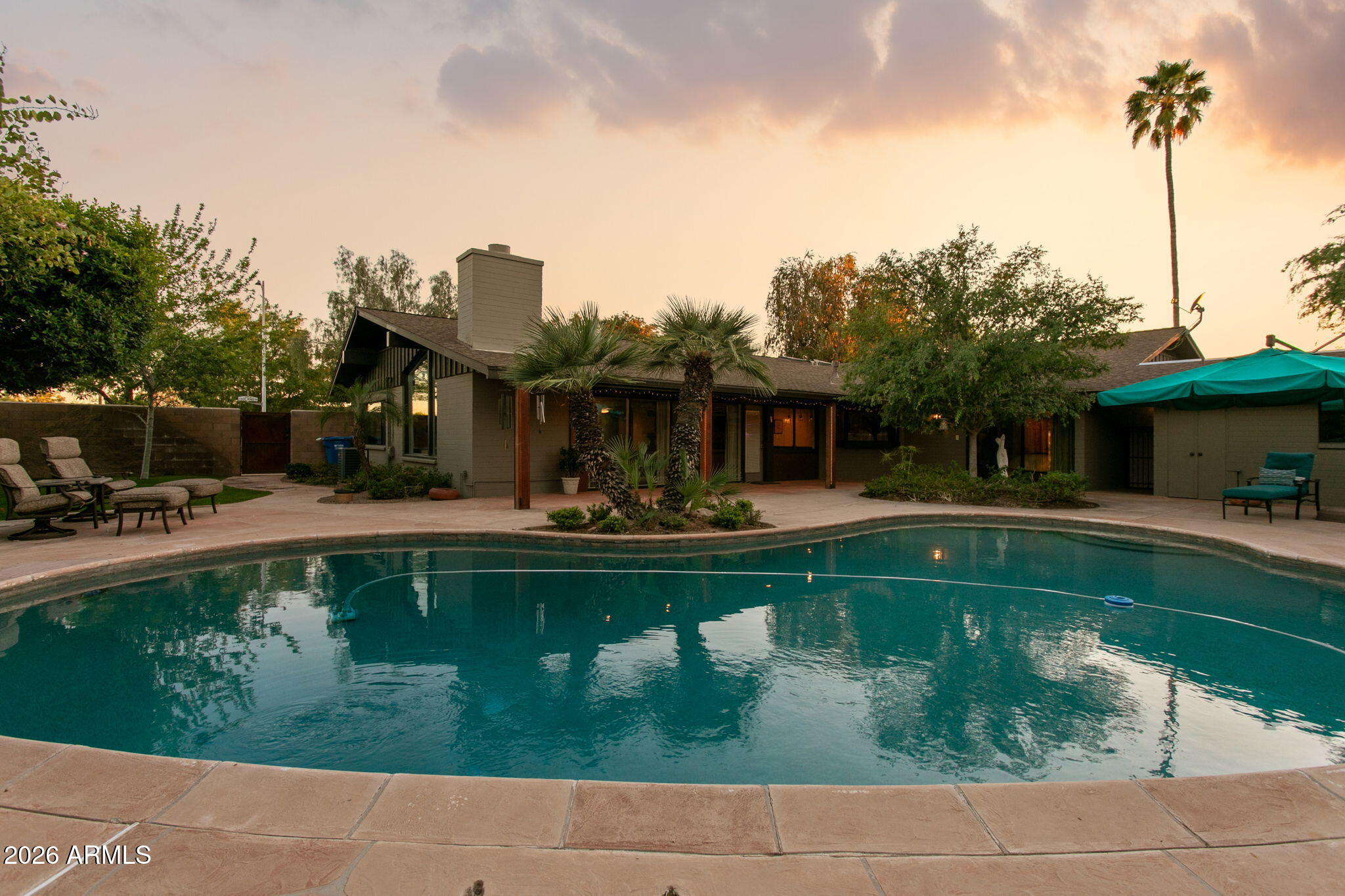 2140 E SOLANO Drive
