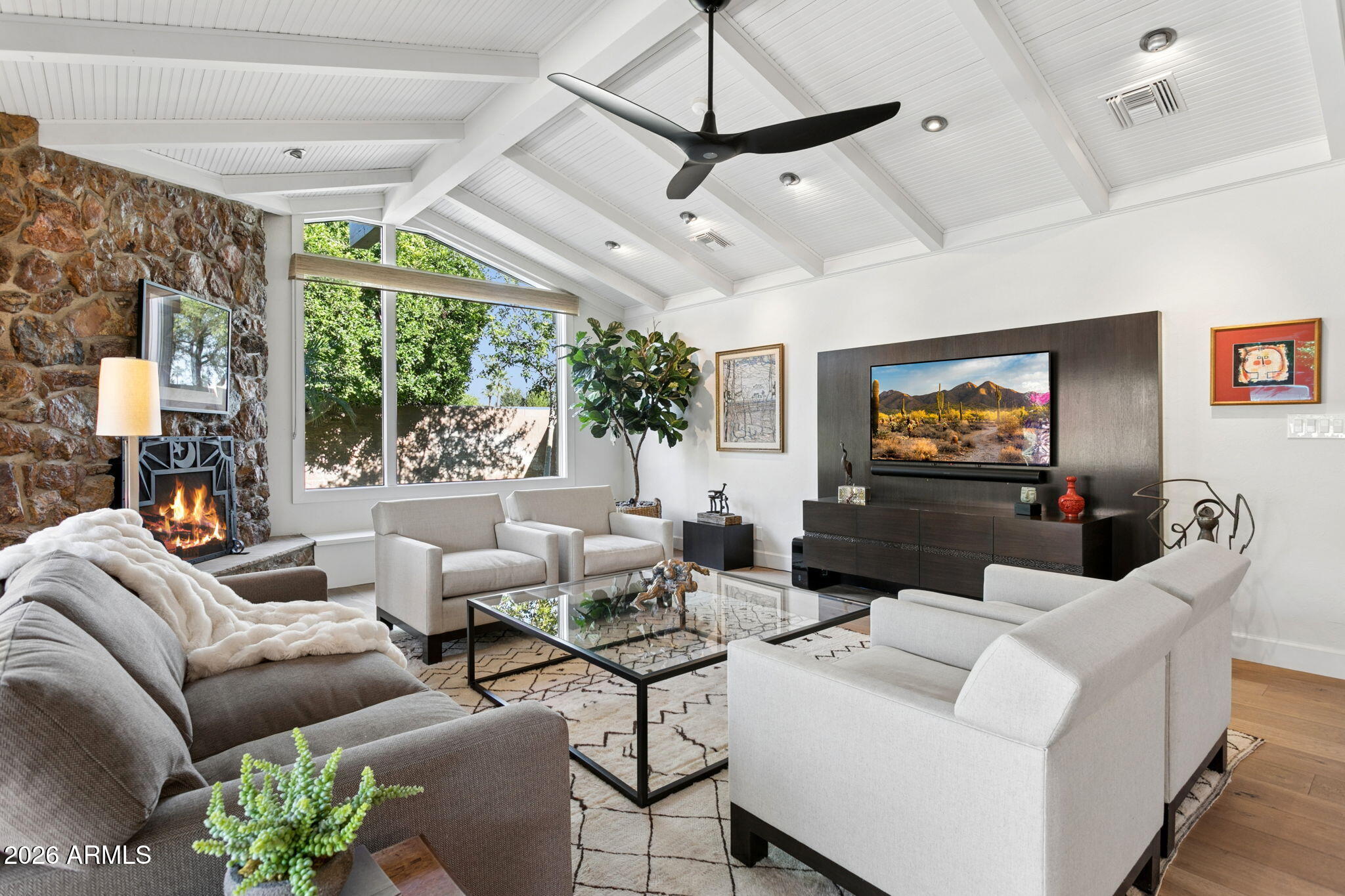 2140 E SOLANO Drive