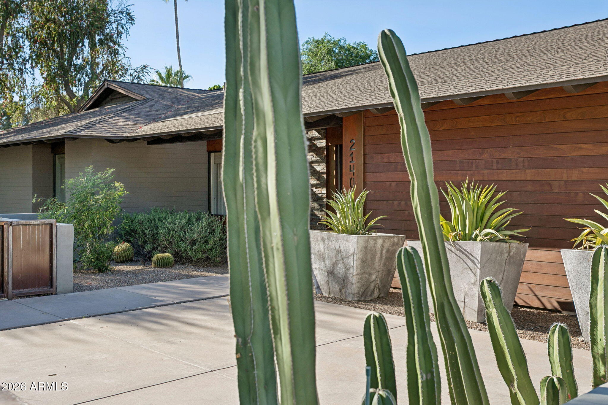 2140 E SOLANO Drive
