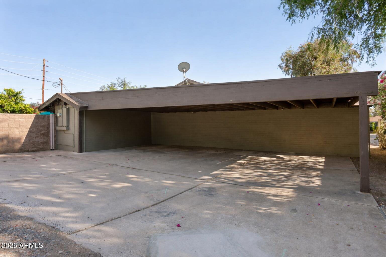 2140 E SOLANO Drive