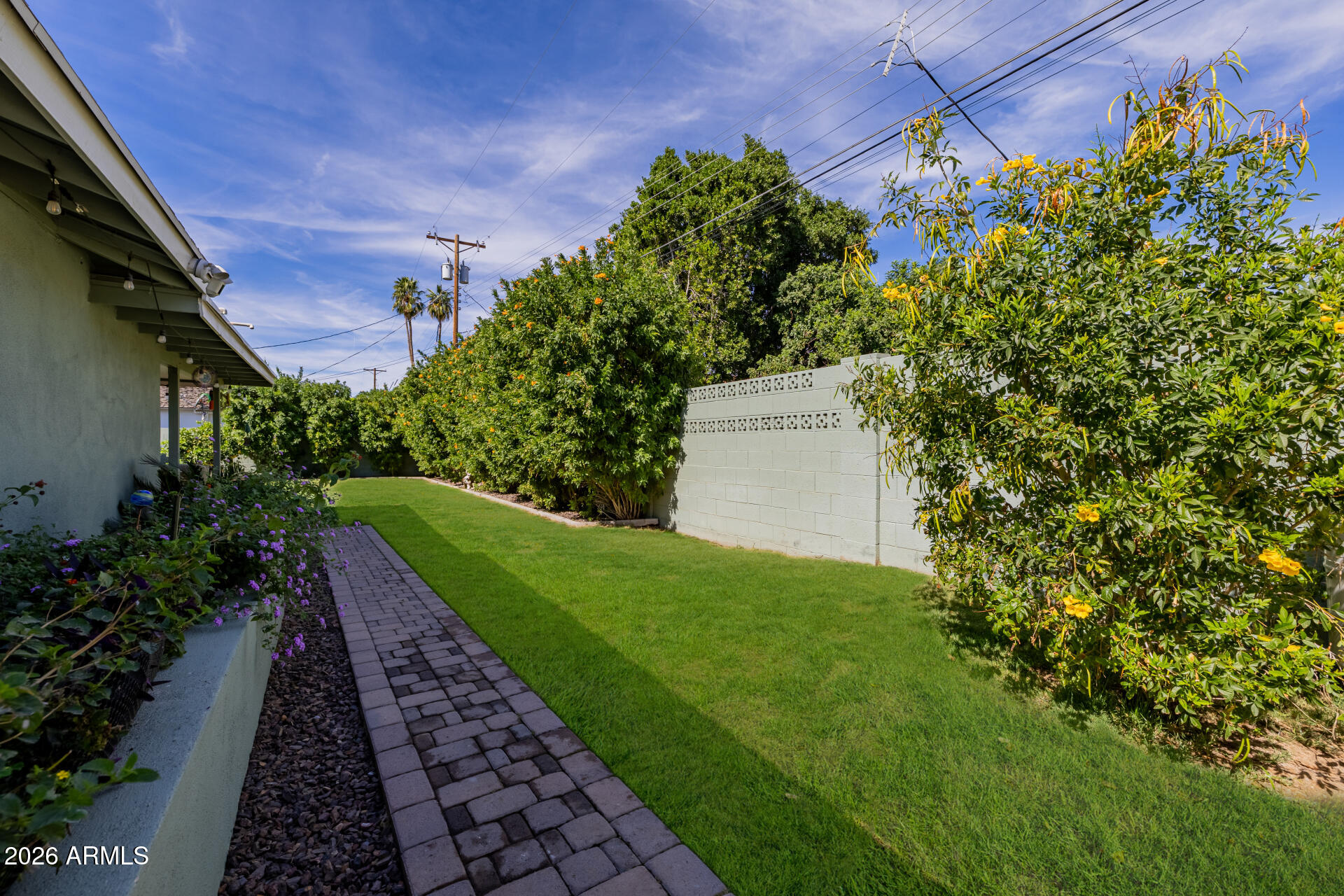 4942 E WHITTON Avenue