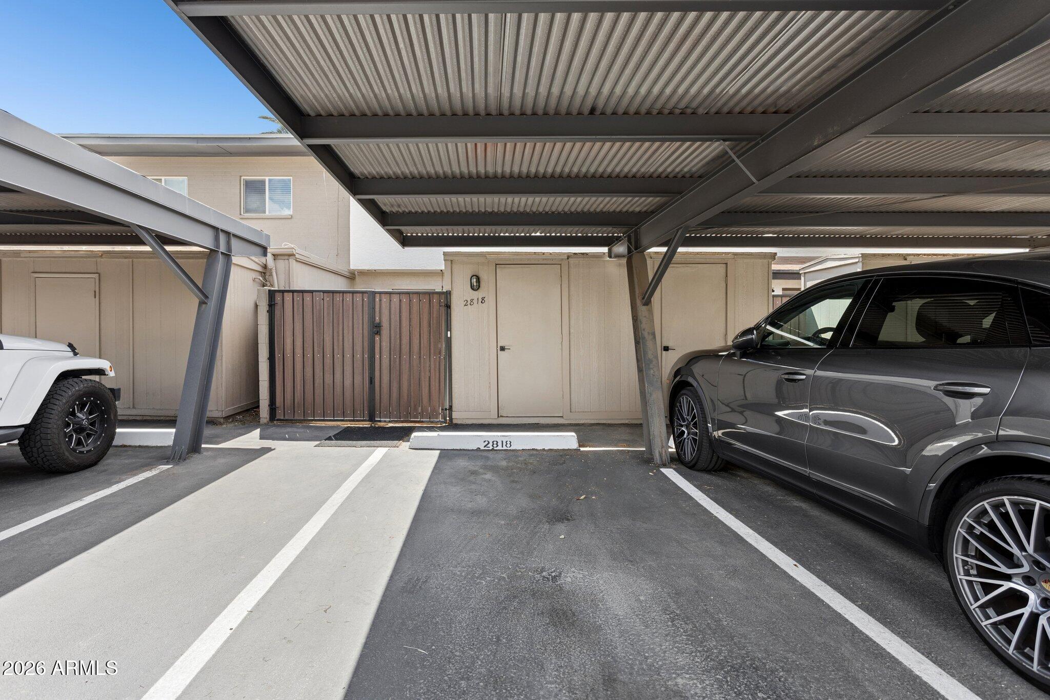 2818 E CLARENDON Avenue