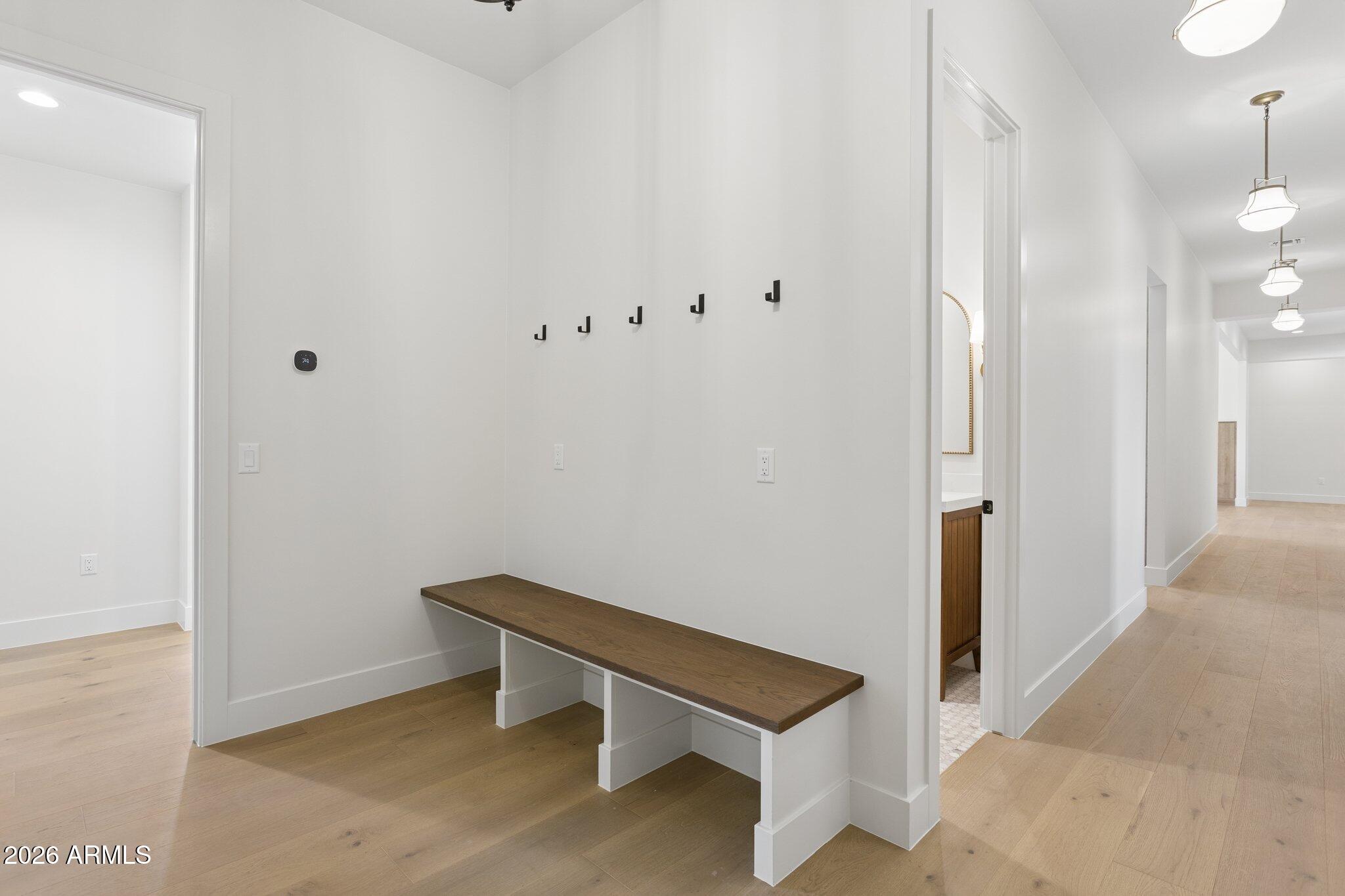 4206 E WHITTON Avenue