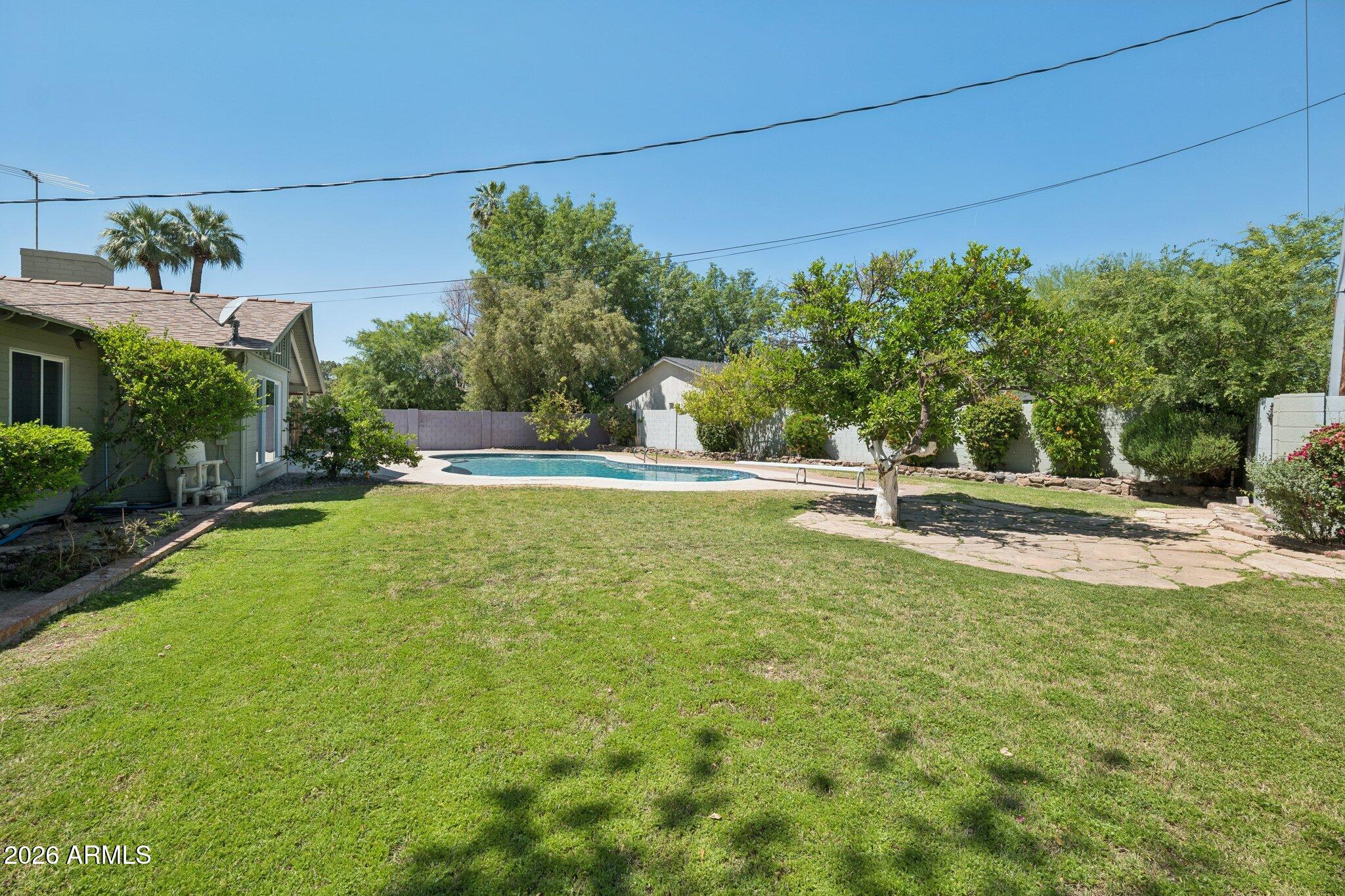 4902 E OSBORN Road