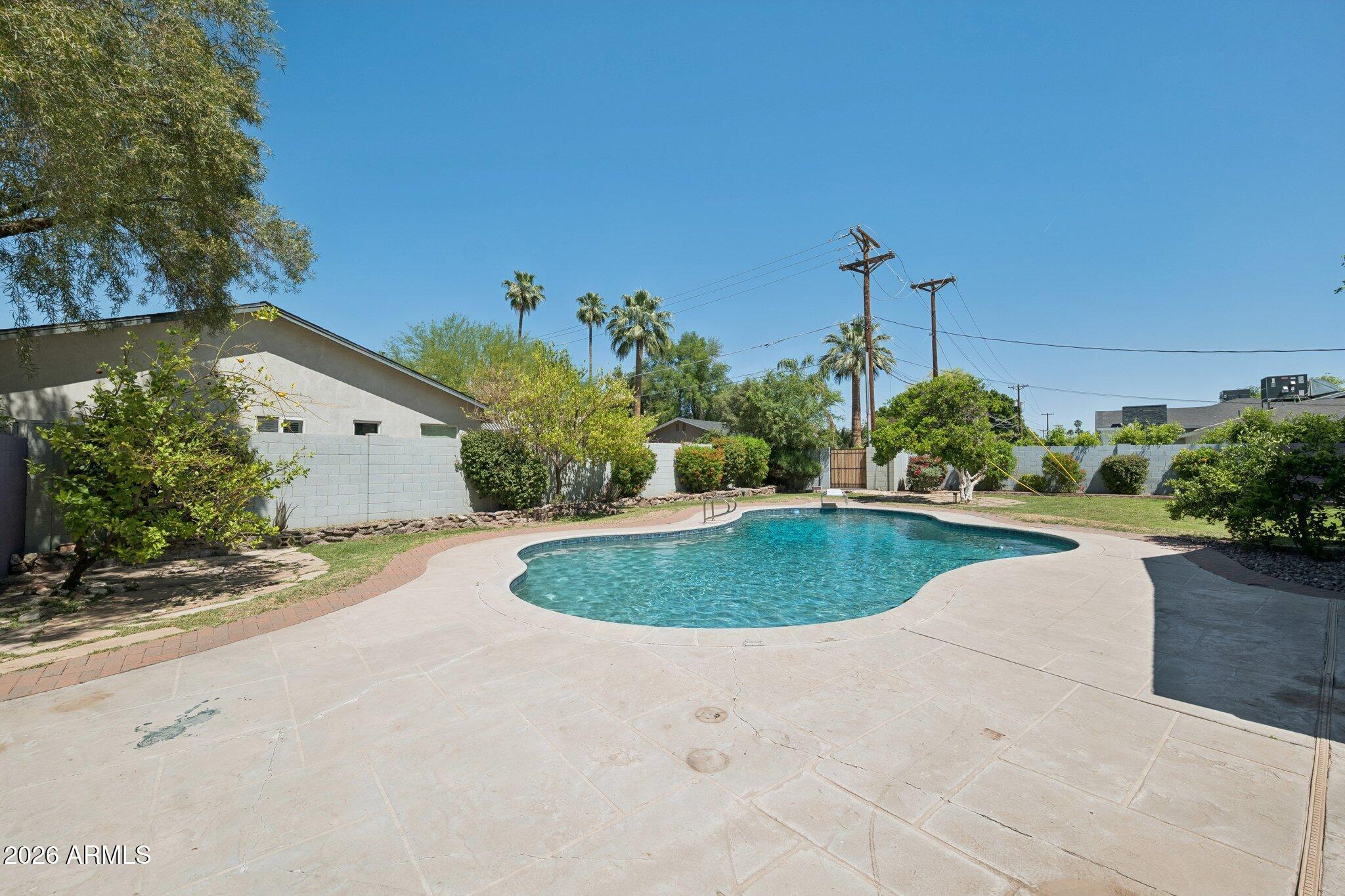 4902 E OSBORN Road