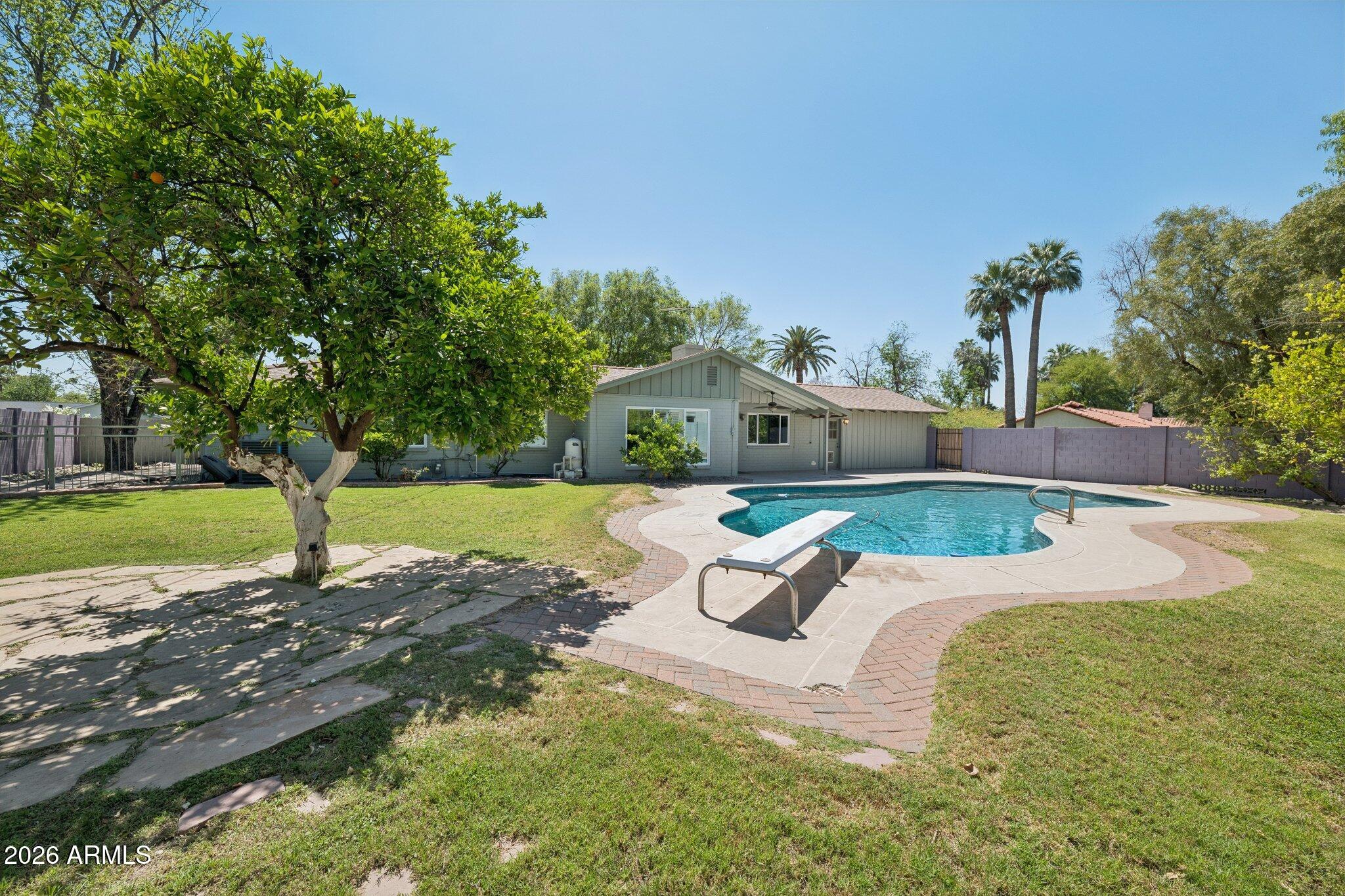 4902 E OSBORN Road