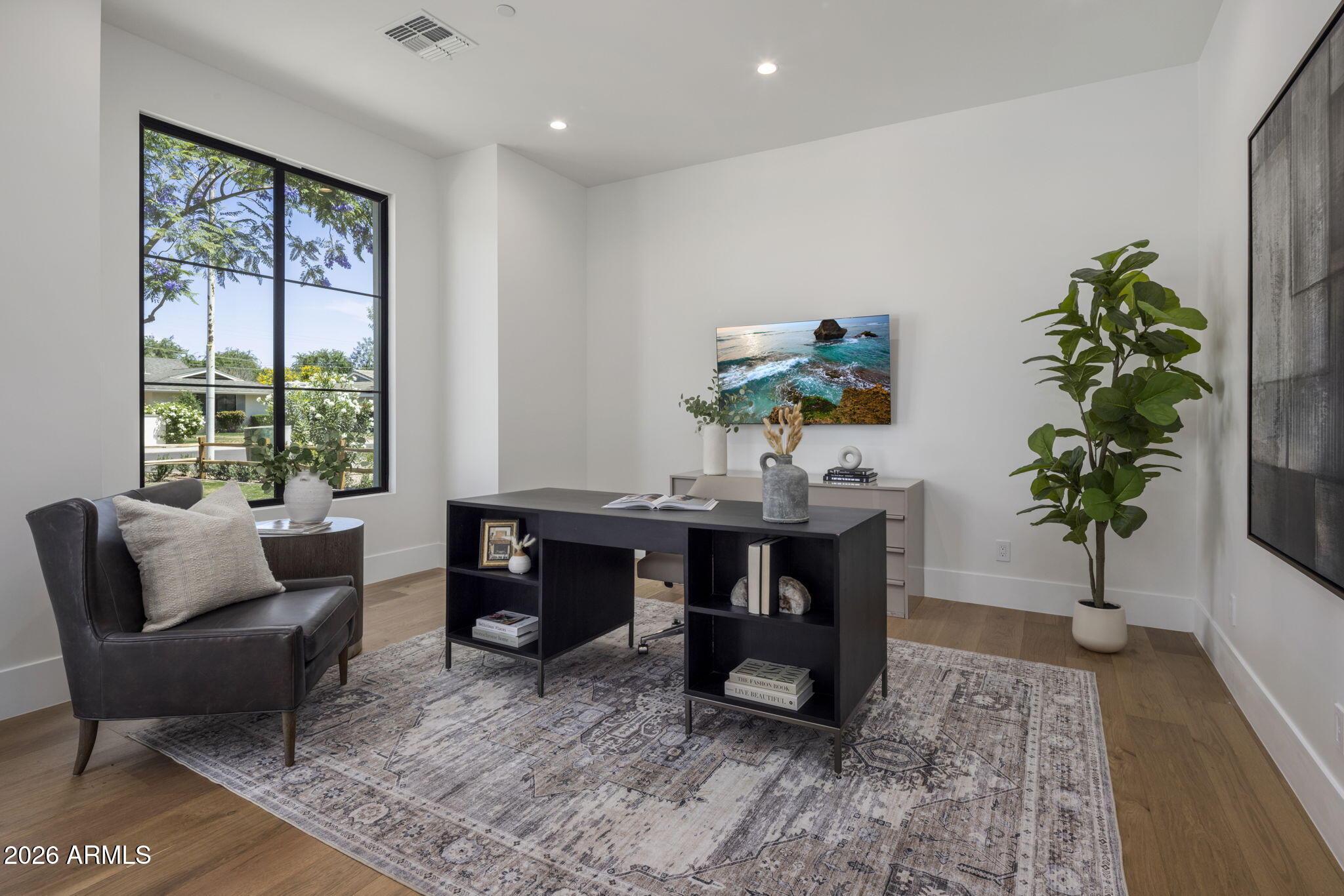 5935 E CALLE TUBERIA