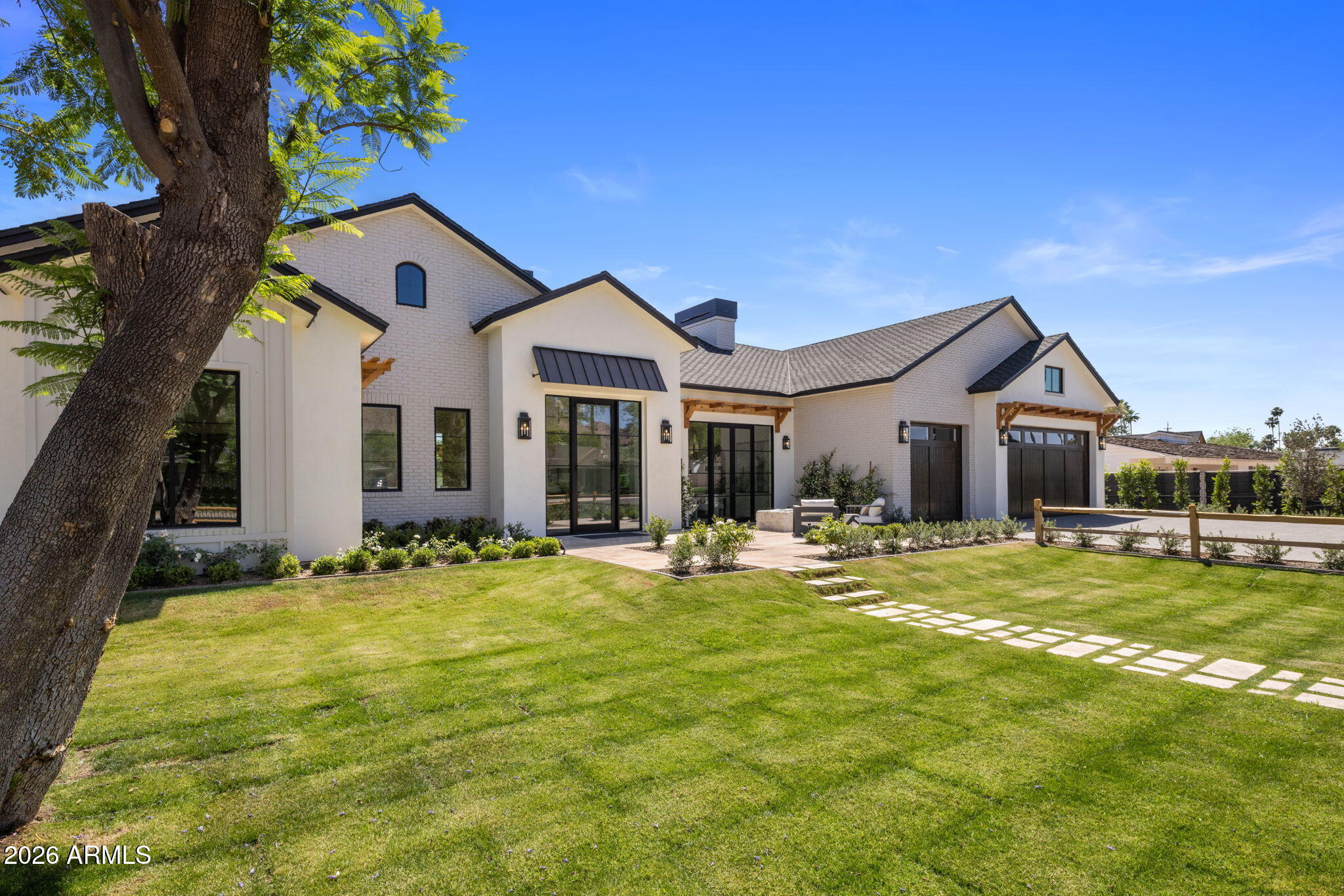 5935 E CALLE TUBERIA