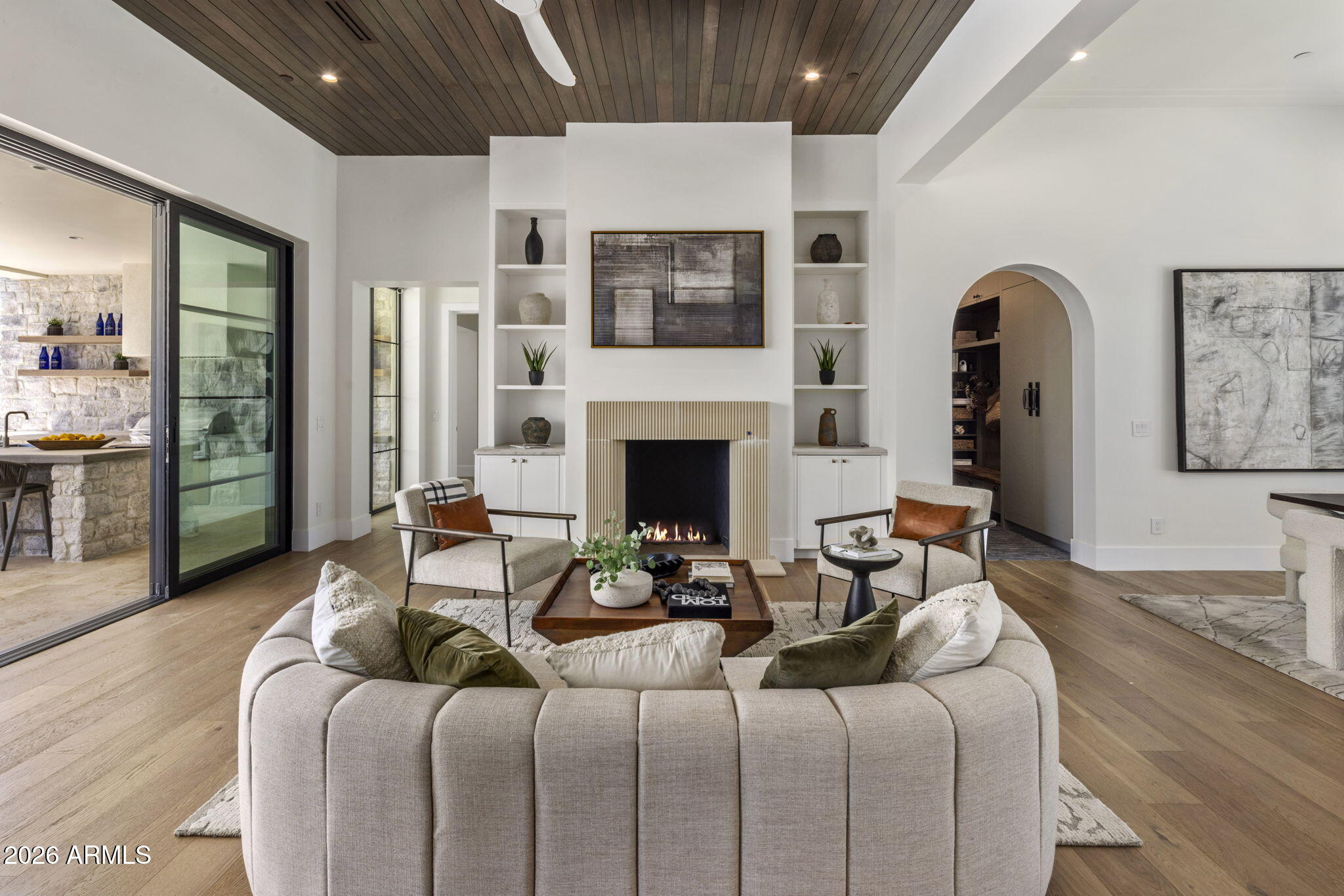 5935 E CALLE TUBERIA