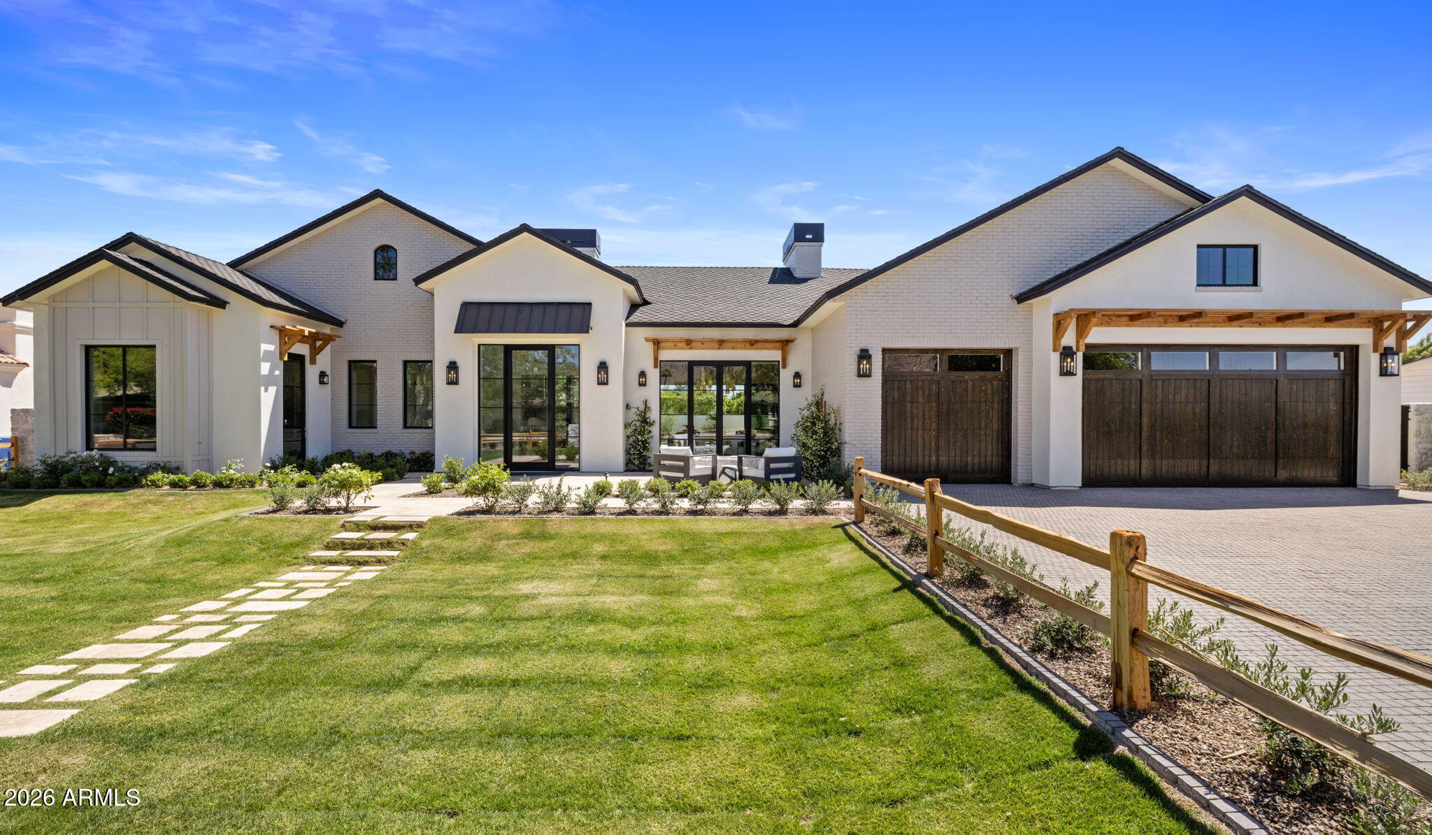 5935 E CALLE TUBERIA