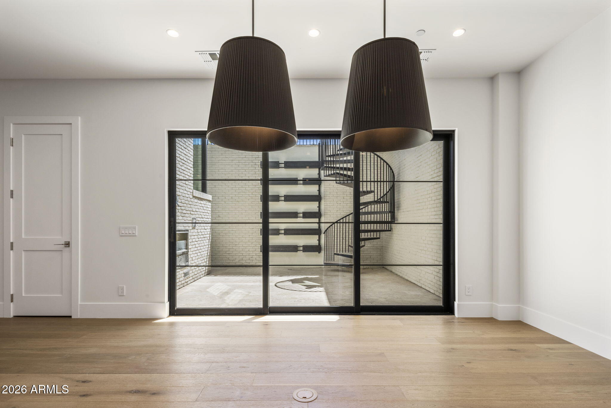 5935 E CALLE TUBERIA