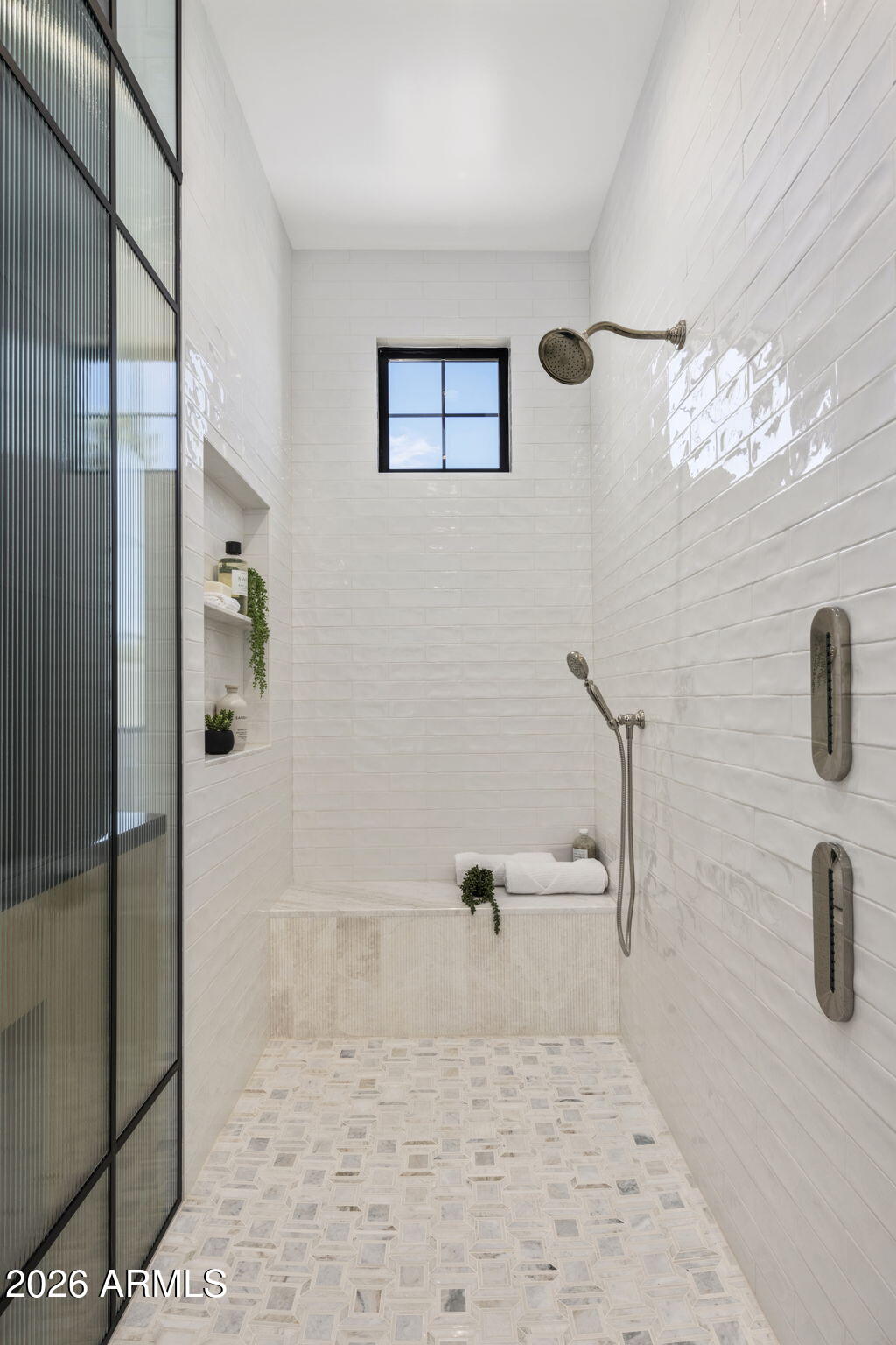 5935 E CALLE TUBERIA