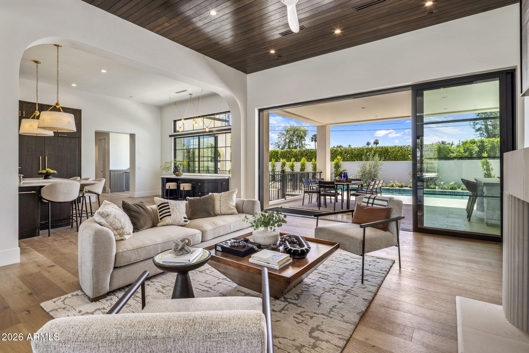 5935 E CALLE TUBERIA