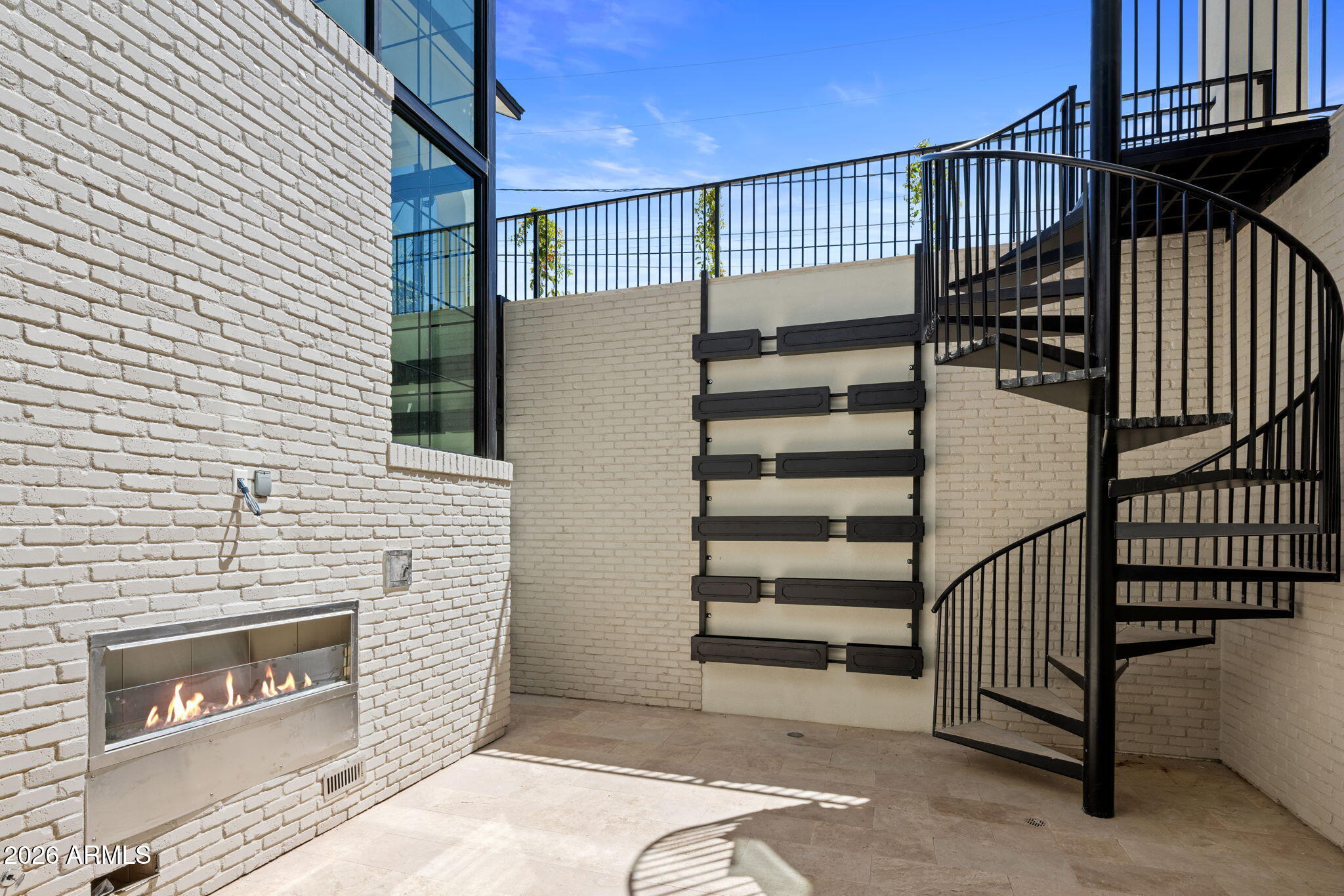 5935 E CALLE TUBERIA