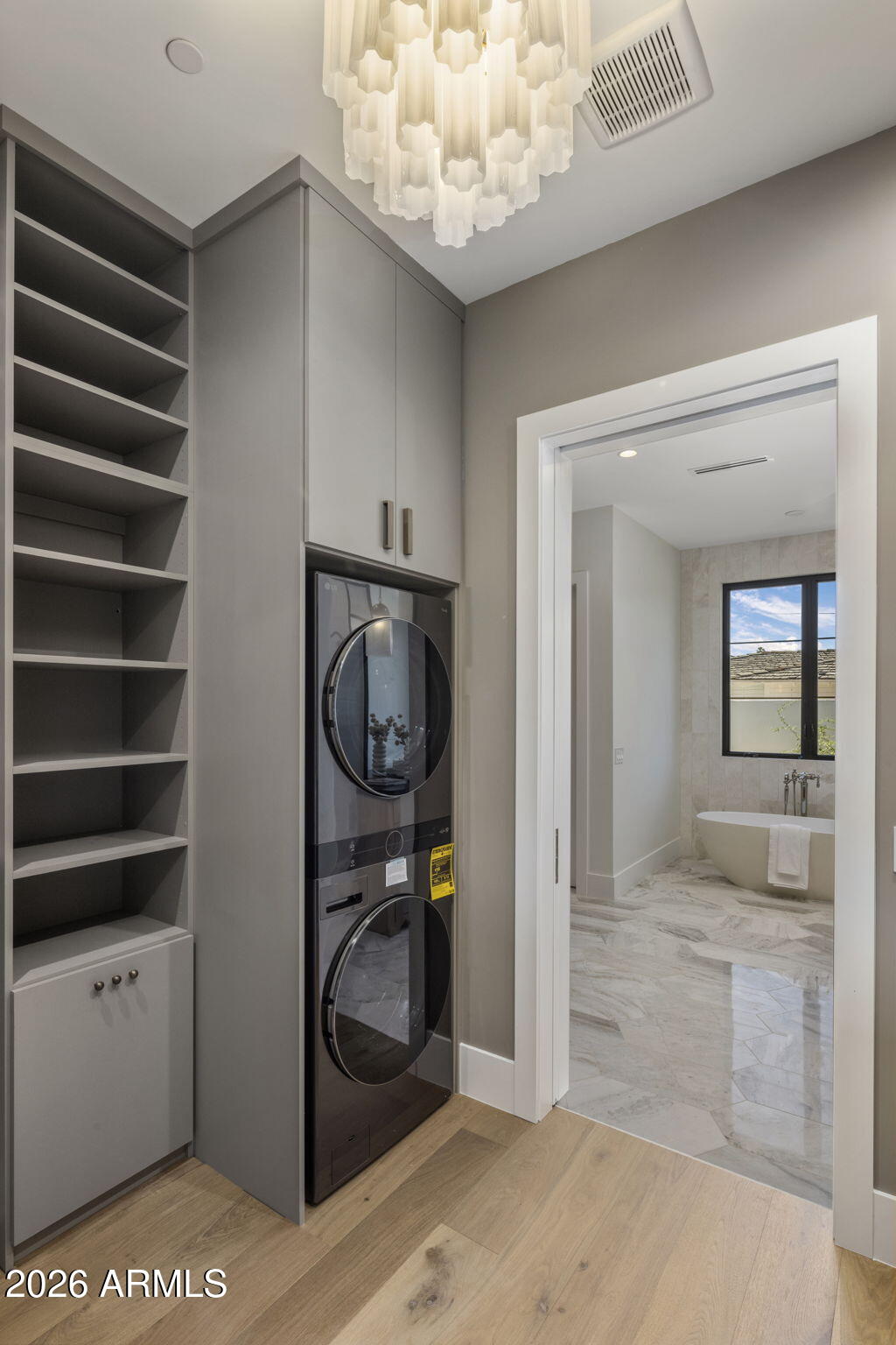 5935 E CALLE TUBERIA