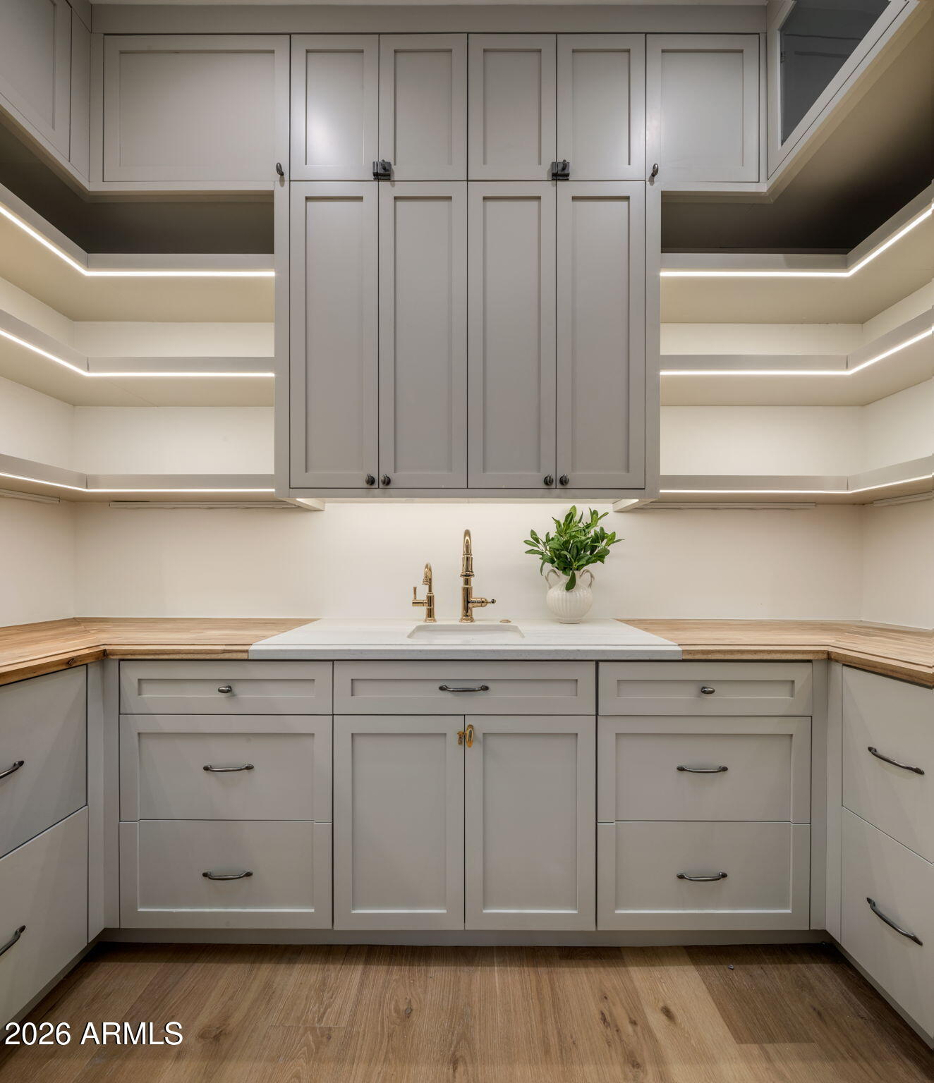 5935 E CALLE TUBERIA