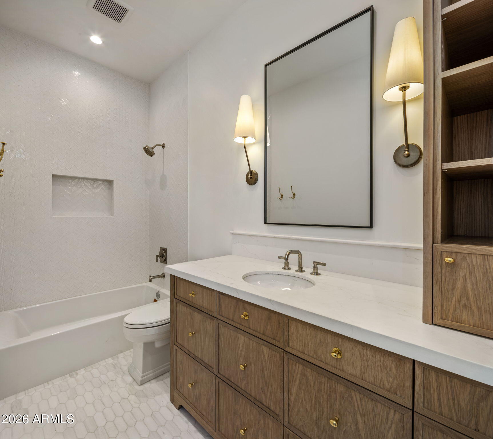 5935 E CALLE TUBERIA