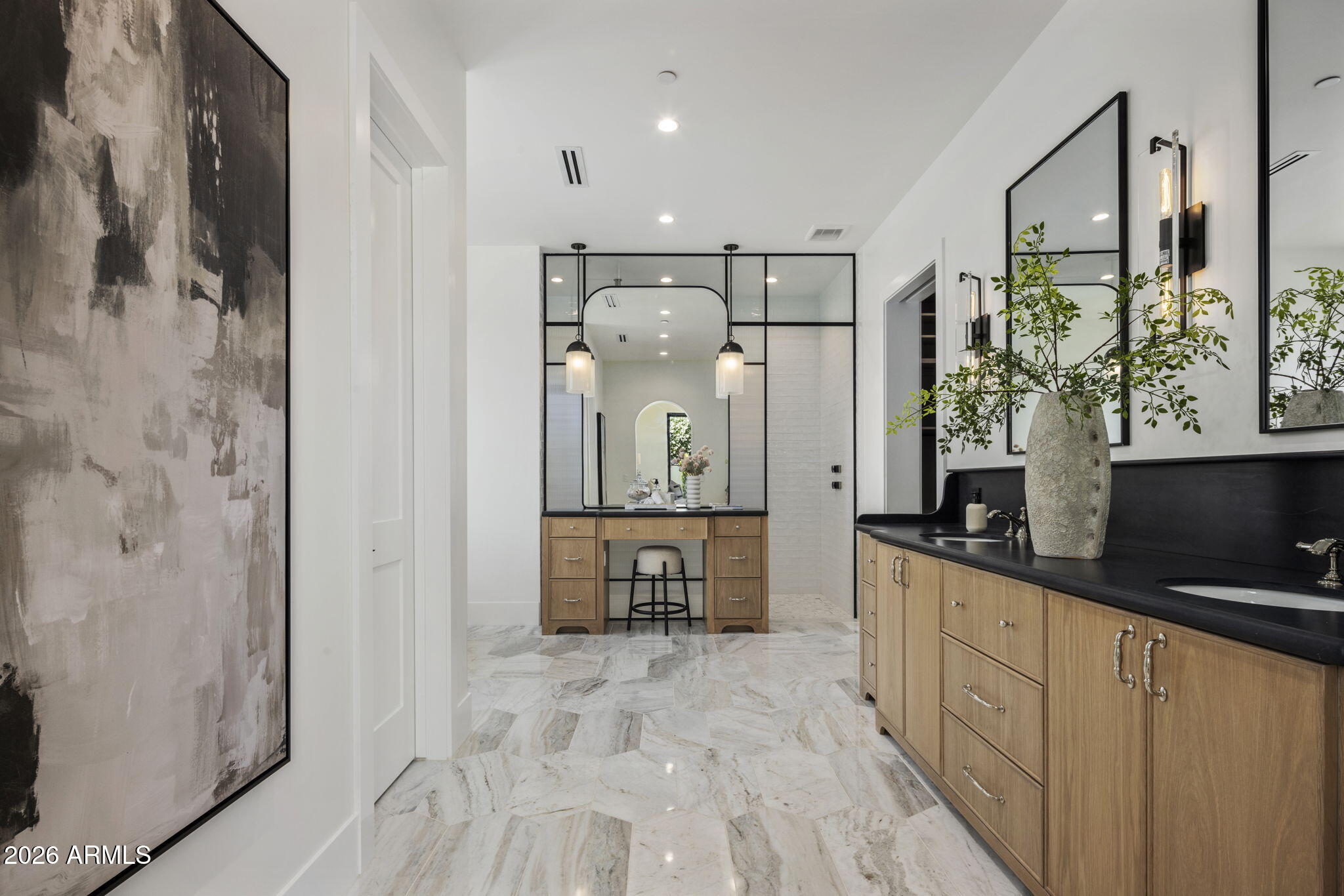 5935 E CALLE TUBERIA