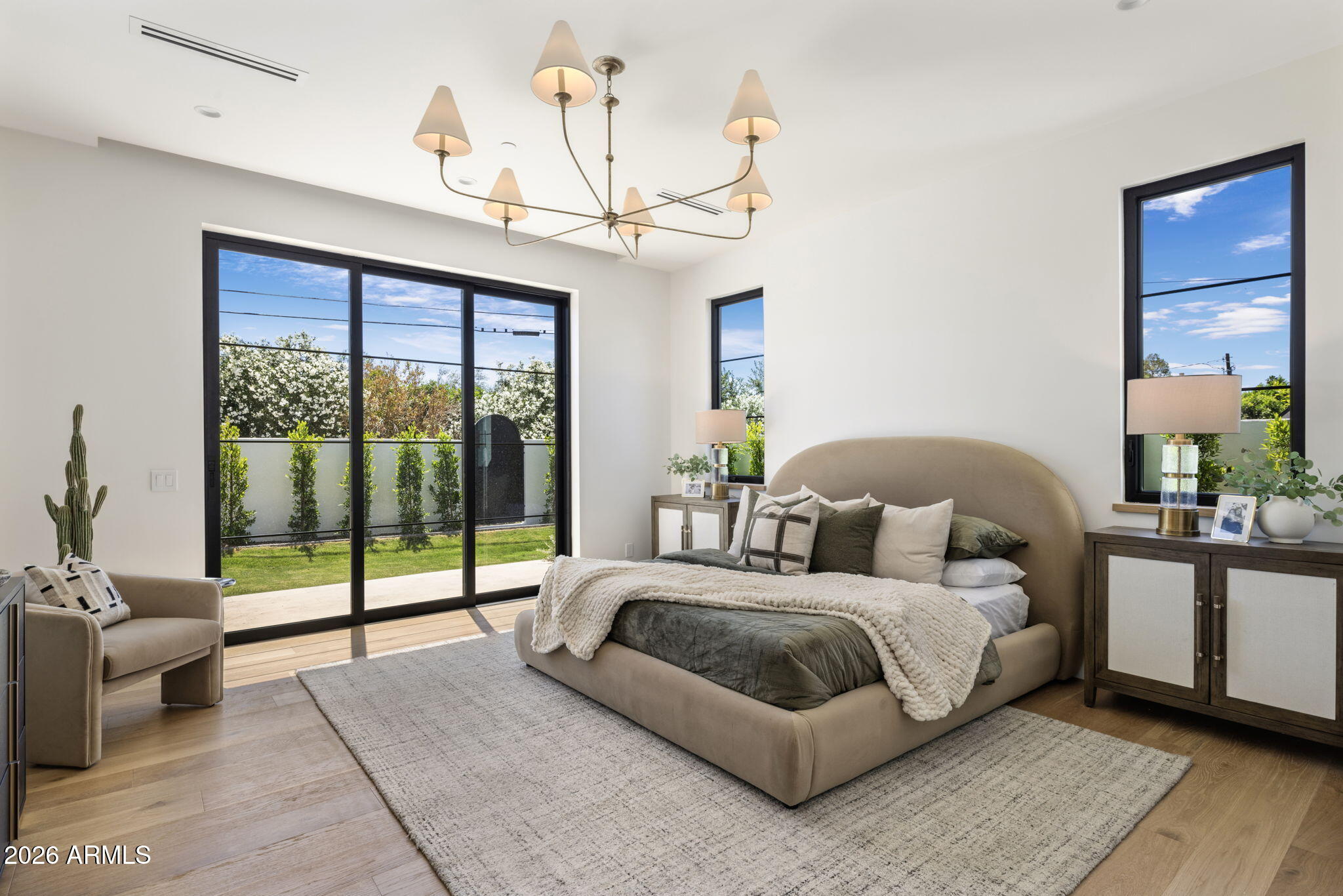 5935 E CALLE TUBERIA