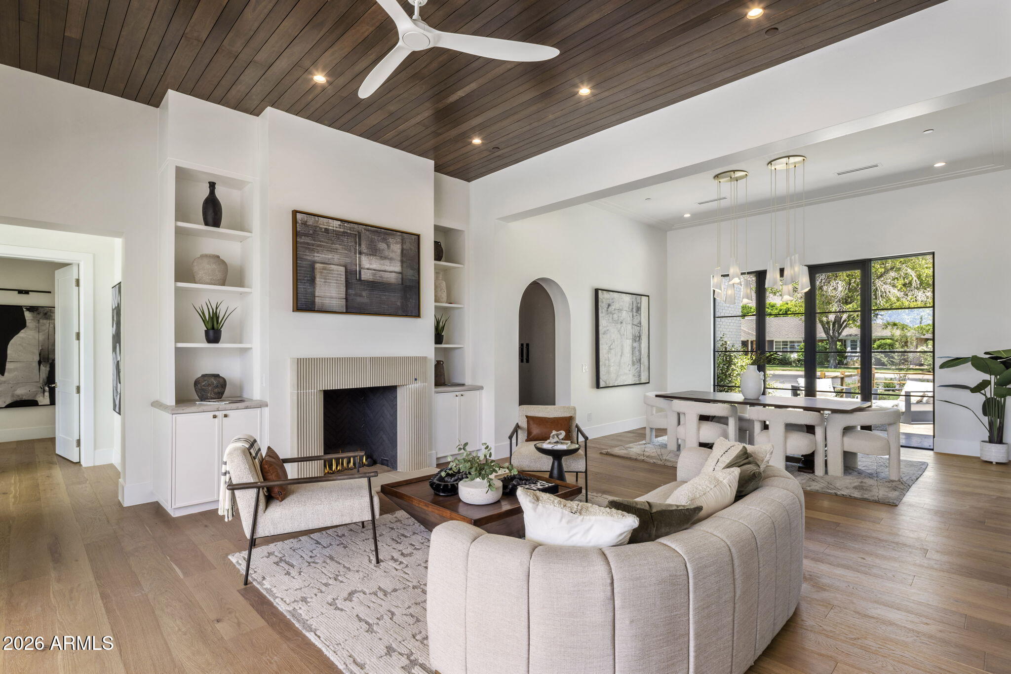 5935 E CALLE TUBERIA