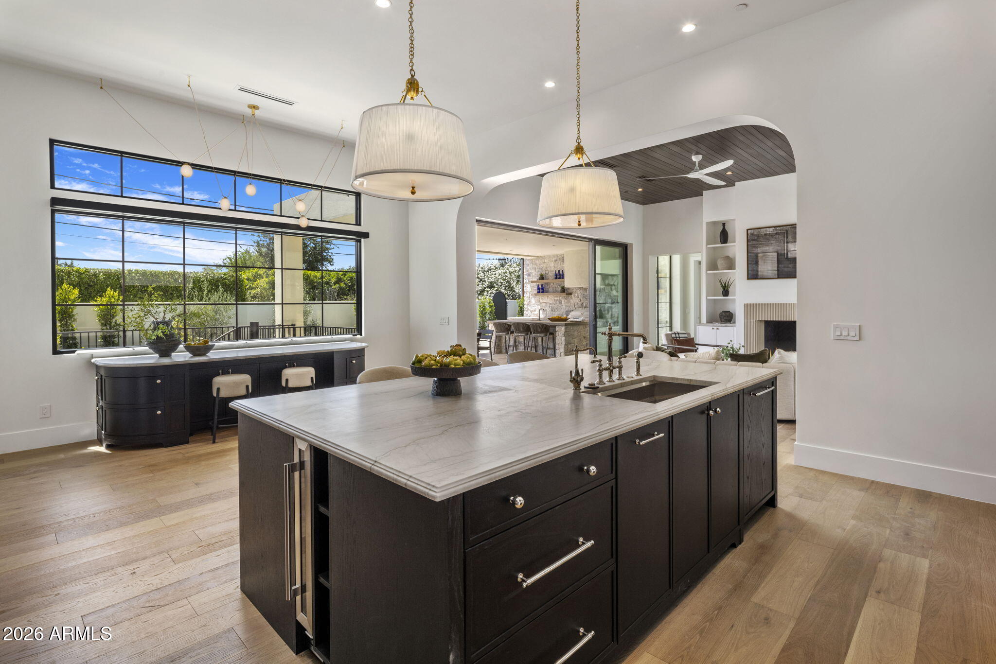 5935 E CALLE TUBERIA