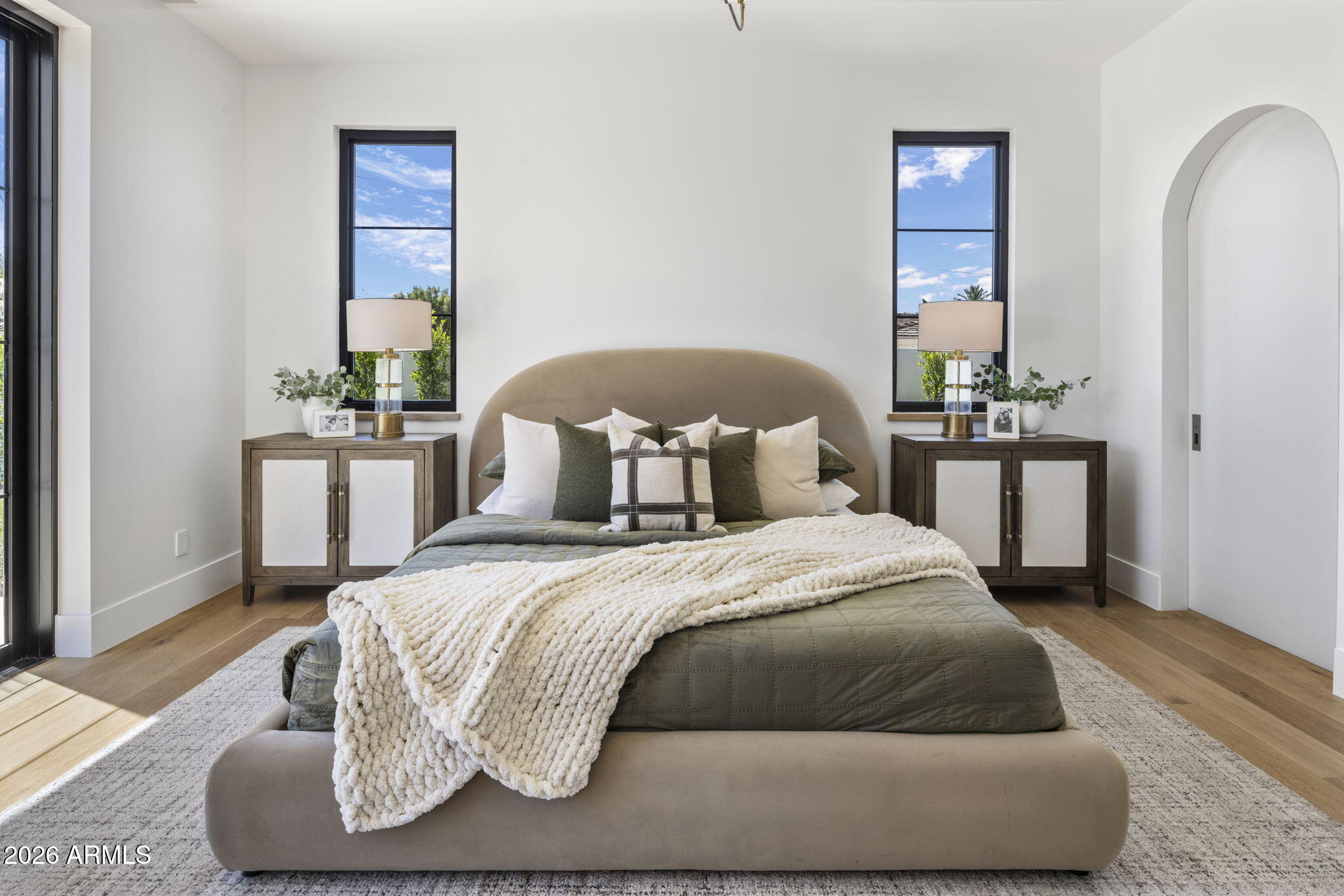 5935 E CALLE TUBERIA