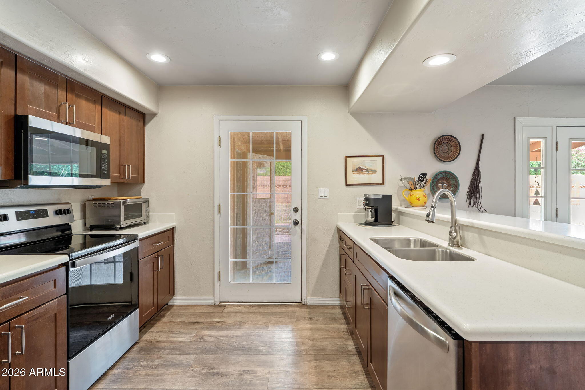 3332 E MEDLOCK Drive