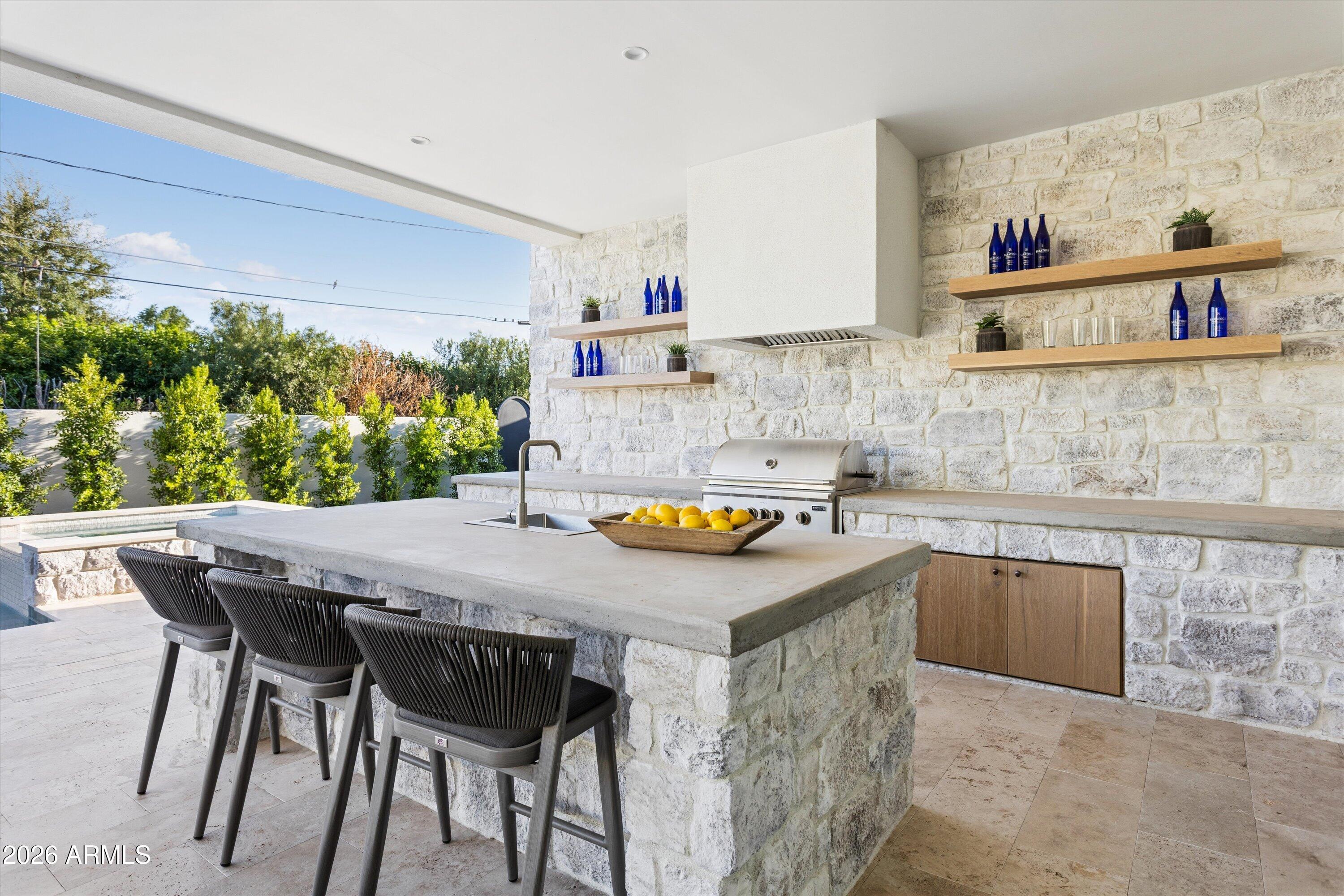 5935 E CALLE TUBERIA