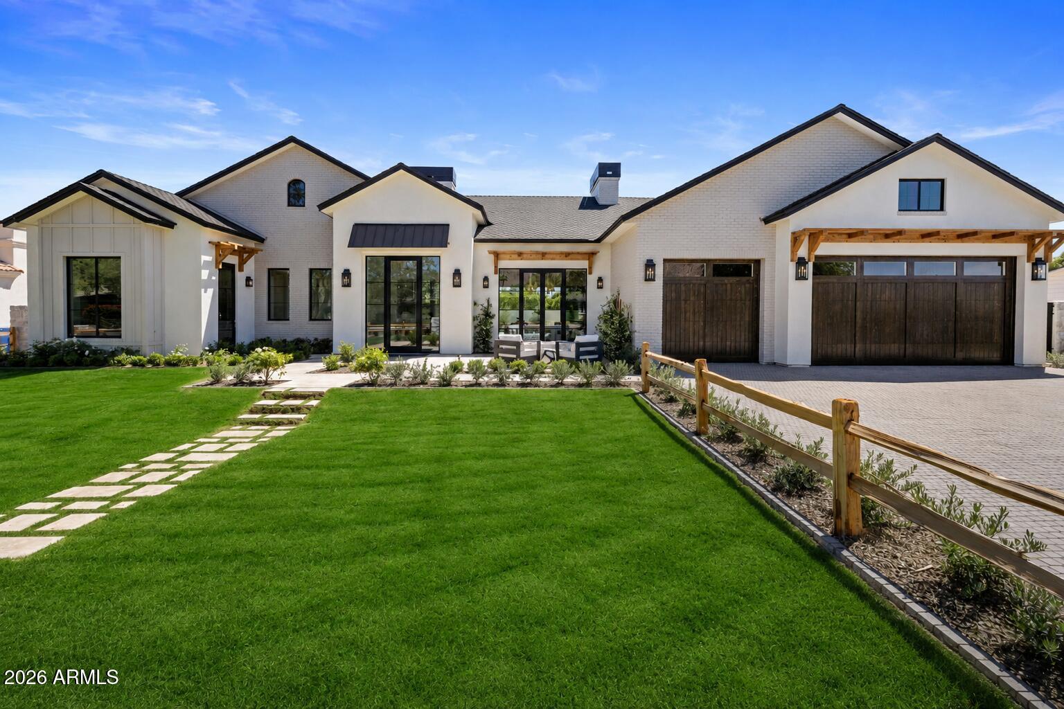 5935 E CALLE TUBERIA