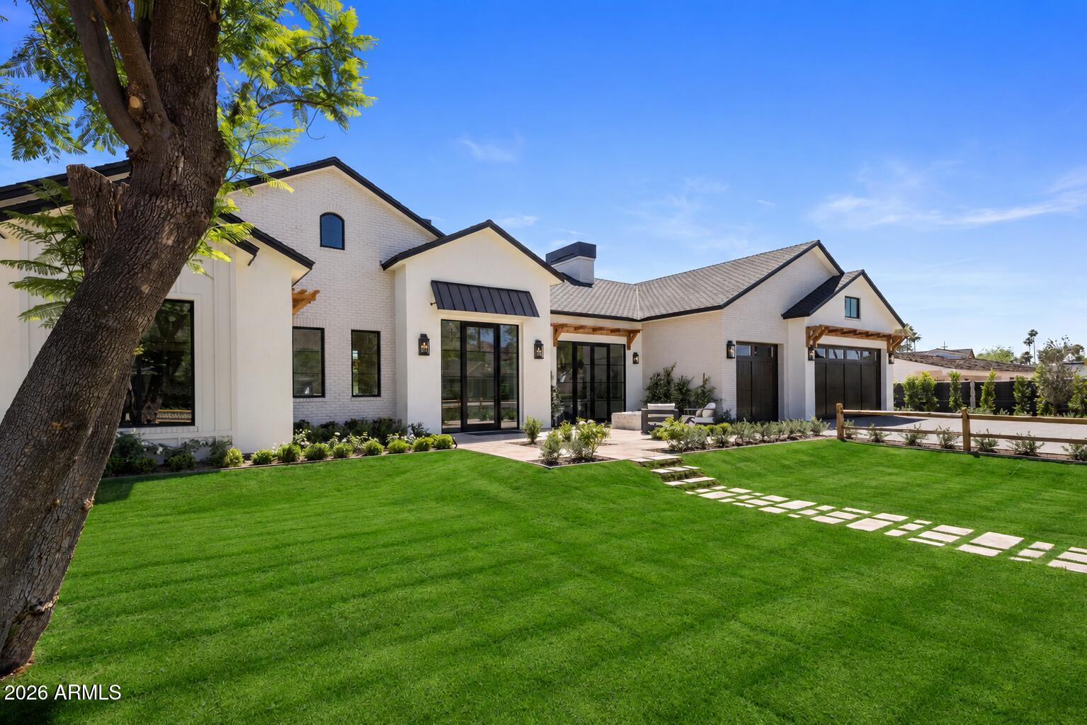 5935 E CALLE TUBERIA