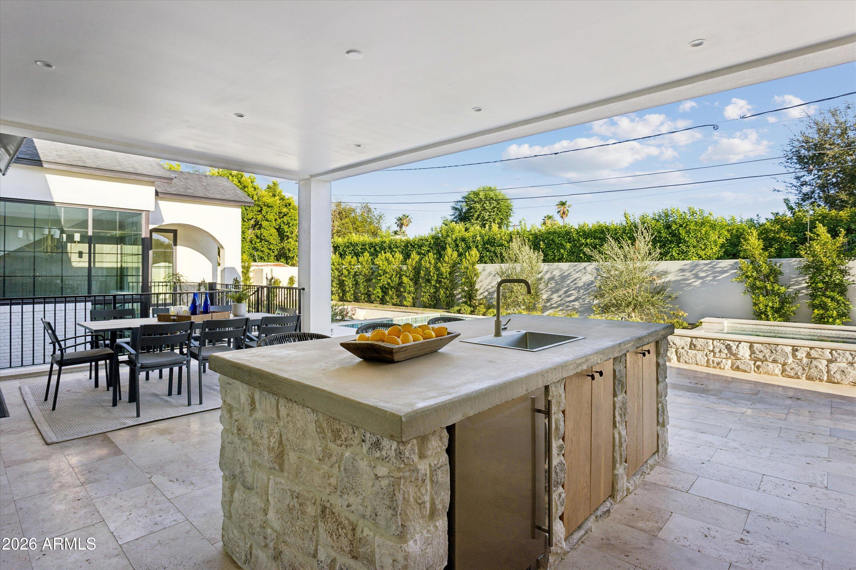 5935 E CALLE TUBERIA