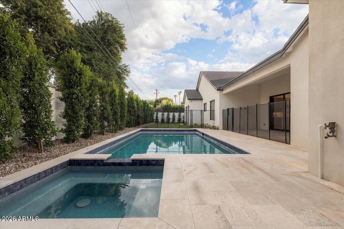 4510 E CALLE TUBERIA