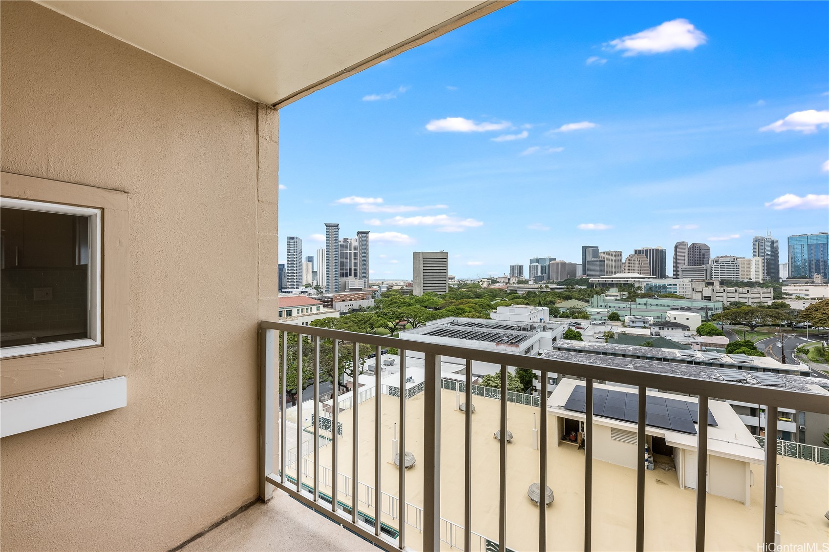785 Kinau Street PH4