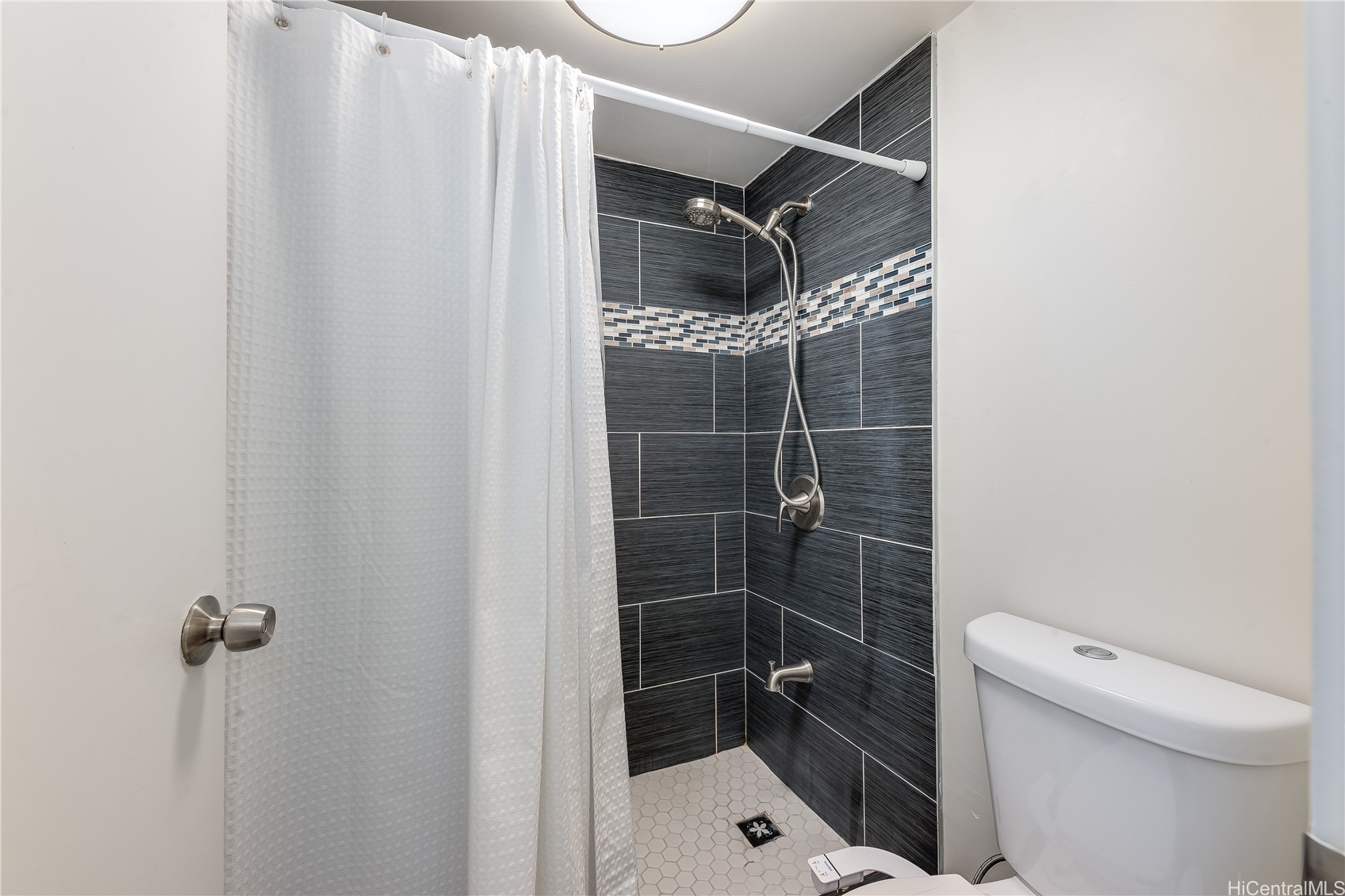 785 Kinau Street PH4