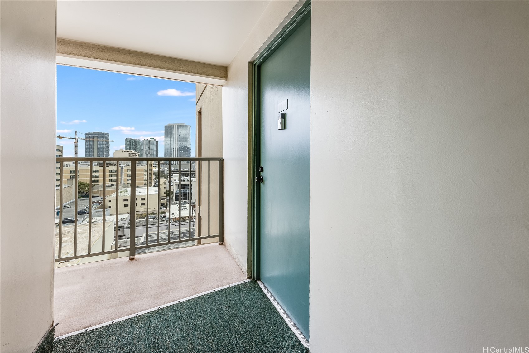 785 Kinau Street PH4