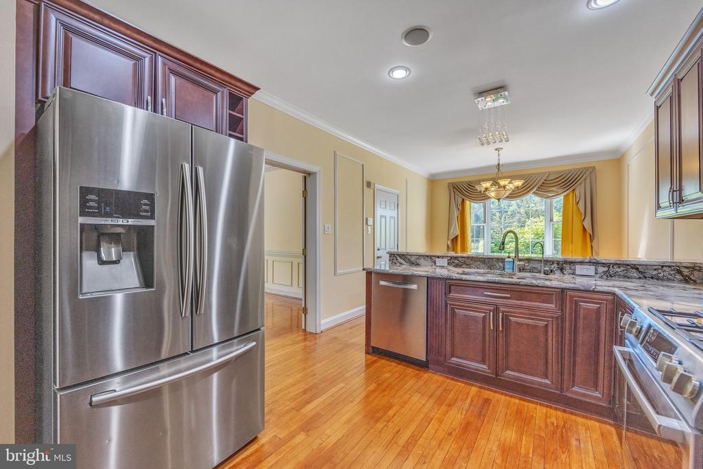 301 LEA DR