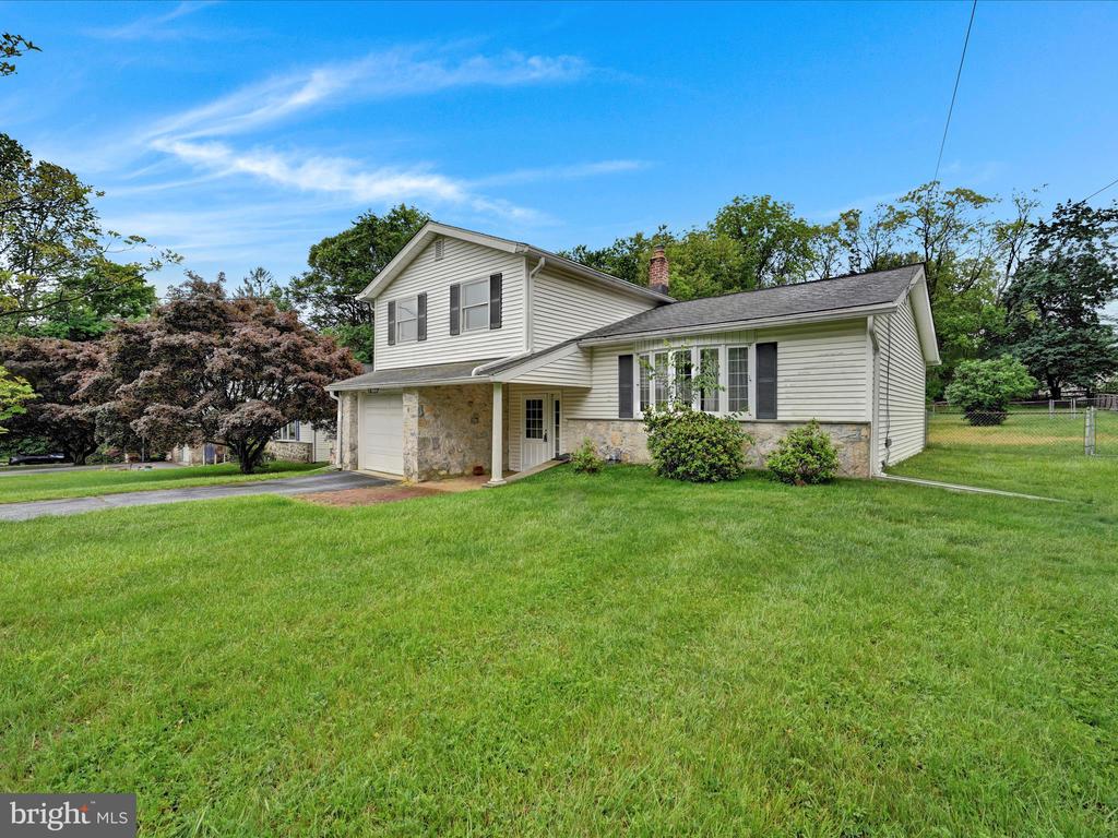 1122 Sheffield Dr