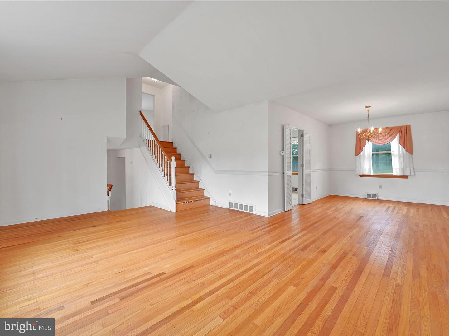 1122 Sheffield Dr