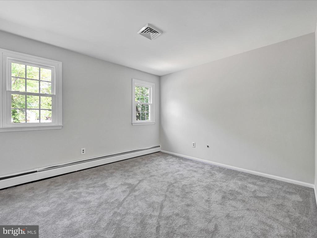 105 FERRY LANE
