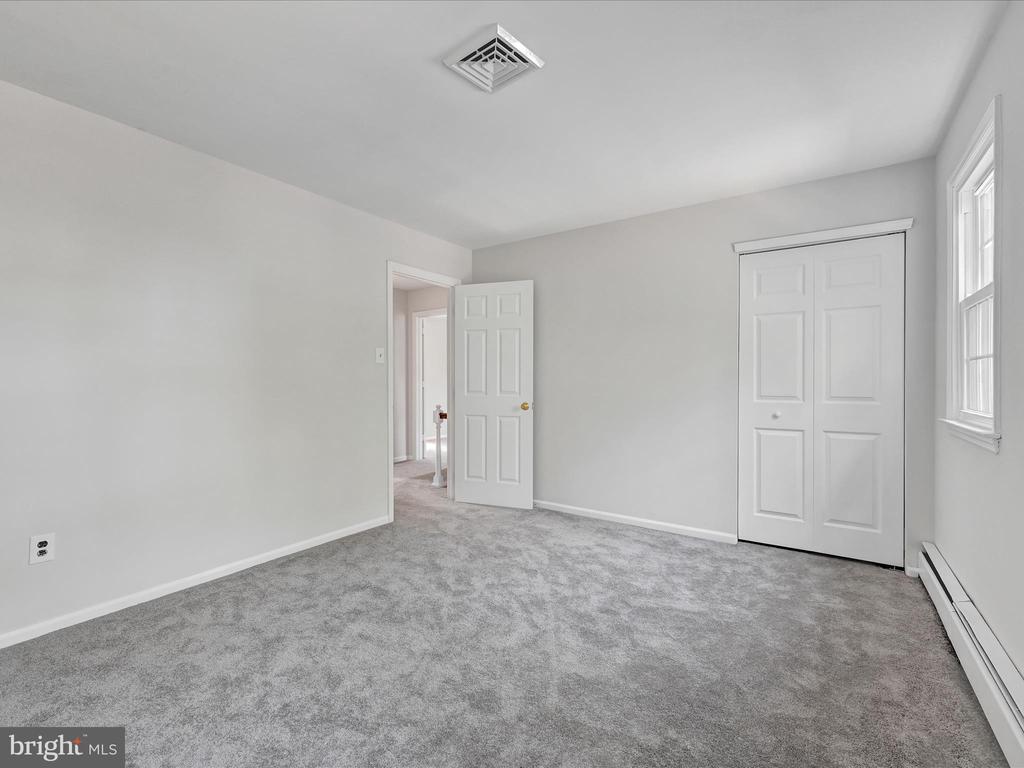 105 FERRY LANE