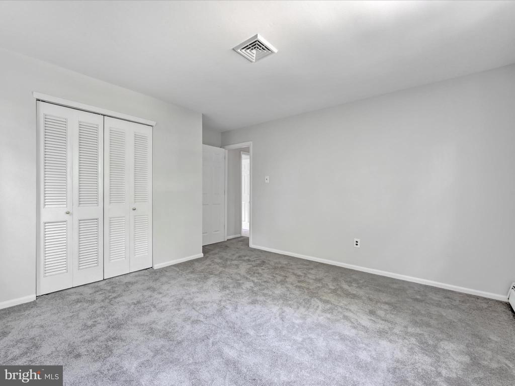 105 FERRY LANE