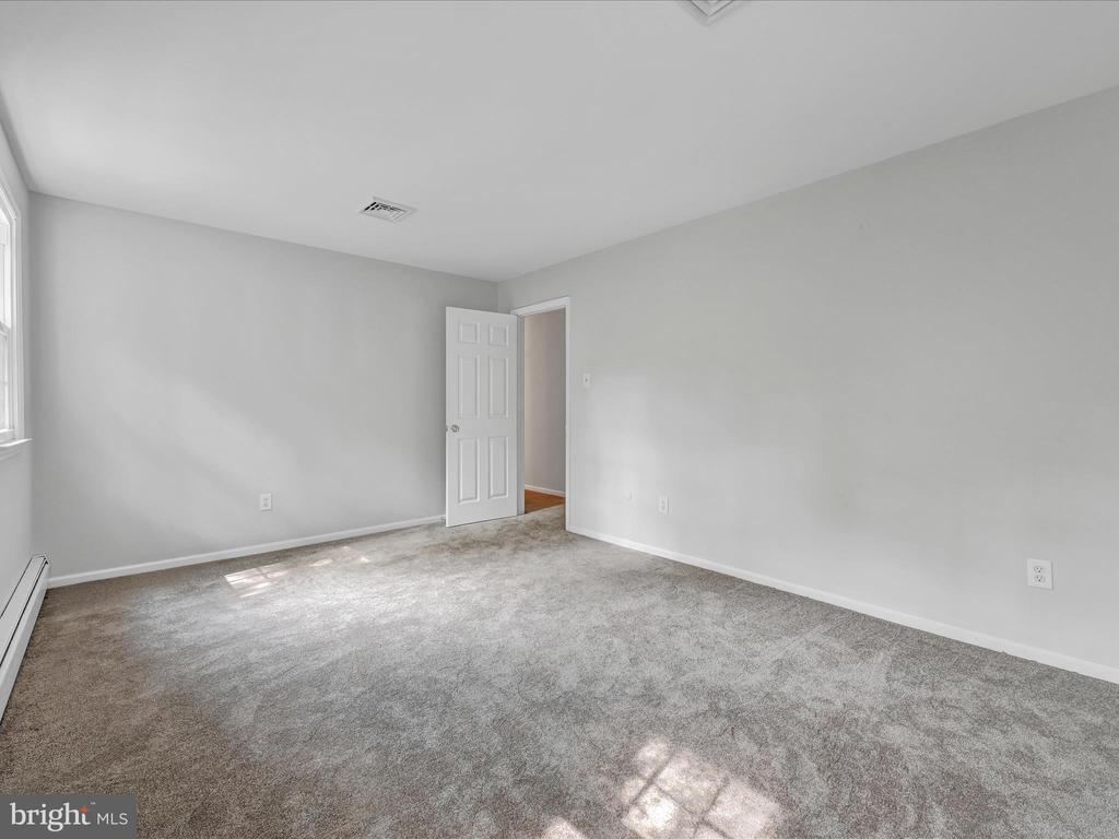 105 FERRY LANE