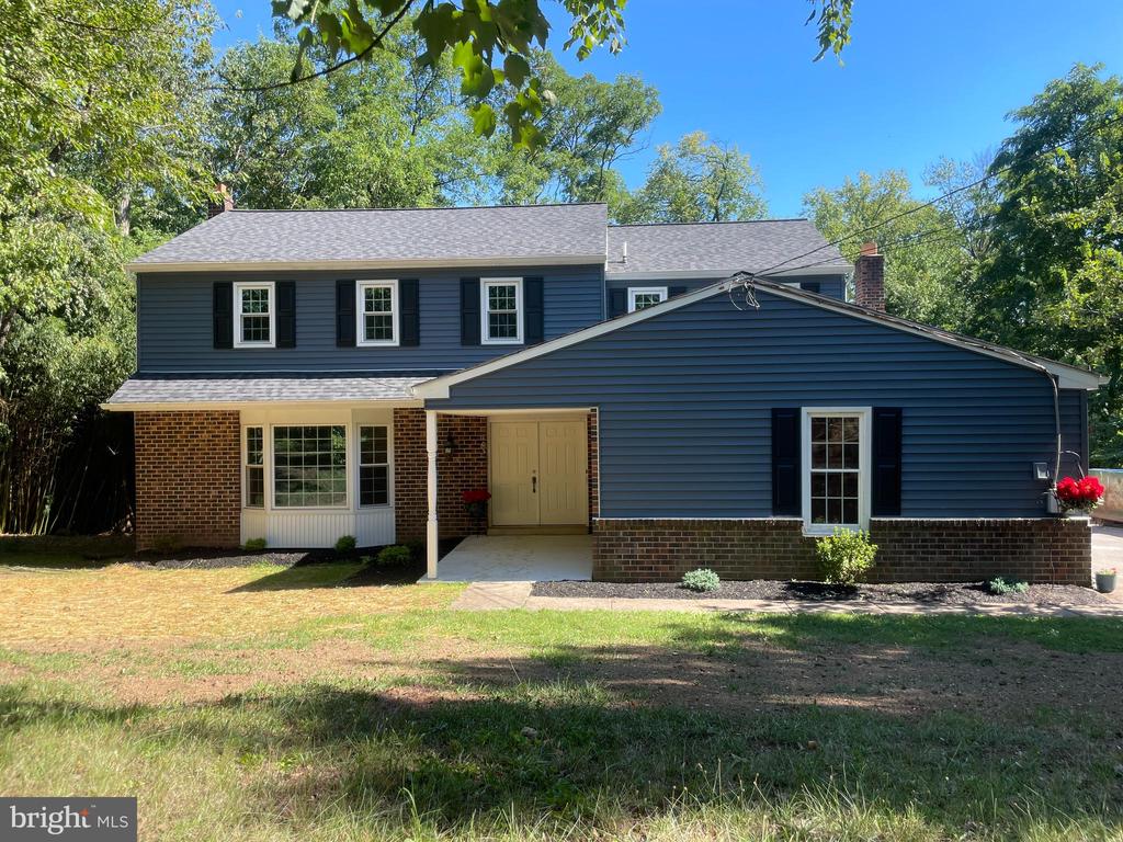 105 FERRY LANE