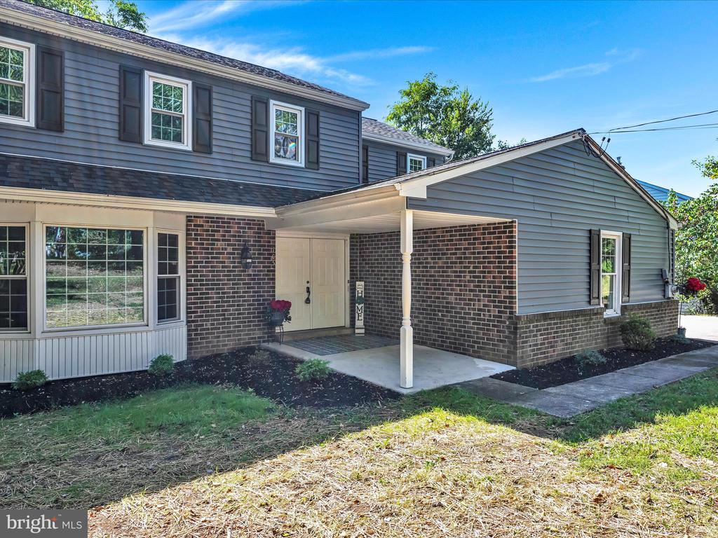 105 FERRY LANE
