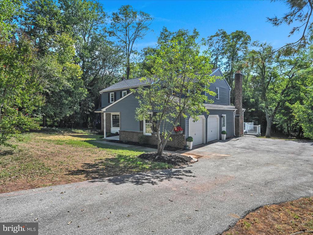 105 FERRY LANE