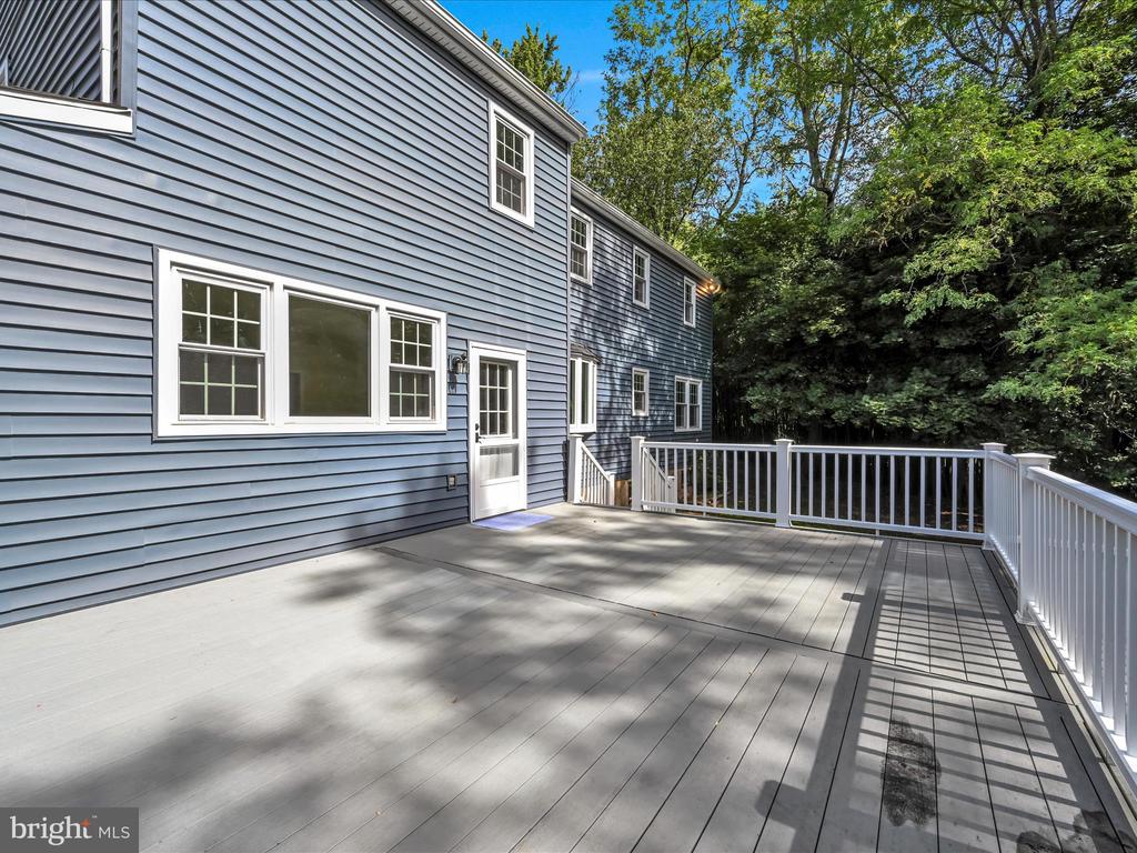 105 FERRY LANE