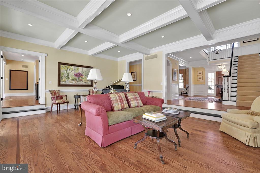 518 NEWTOWN ROAD