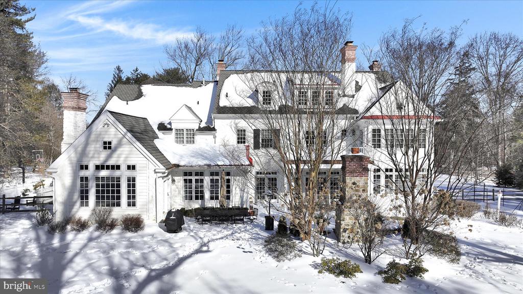 518 NEWTOWN ROAD