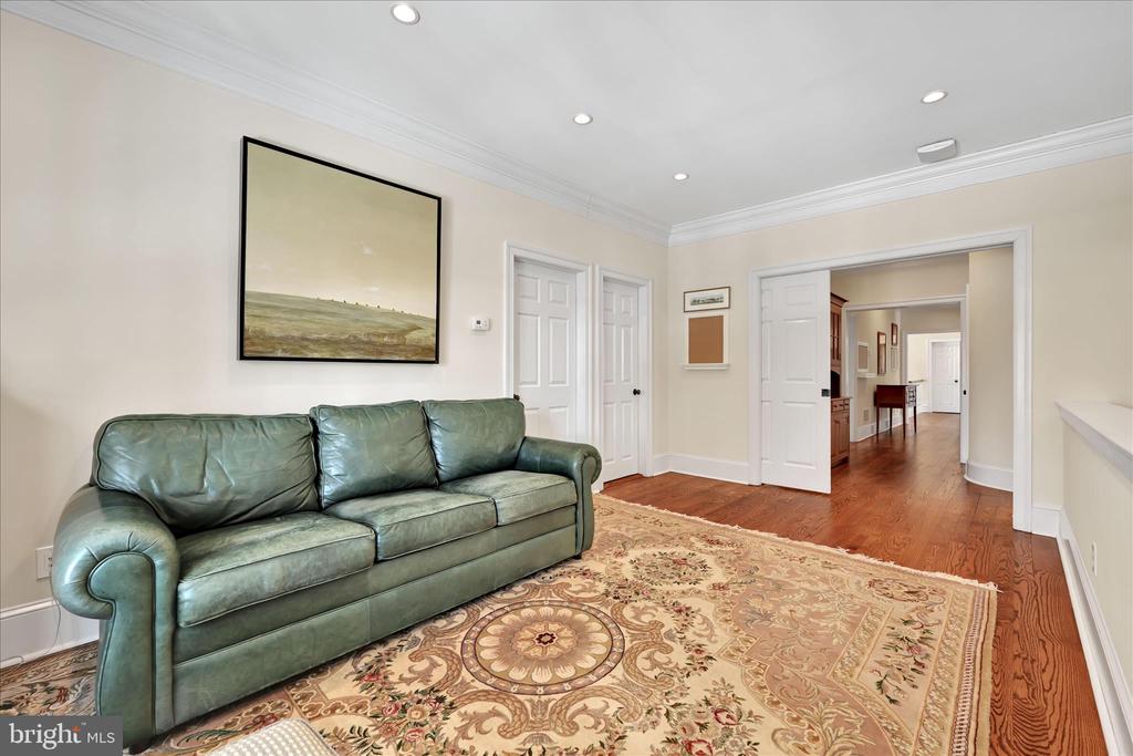 518 NEWTOWN ROAD